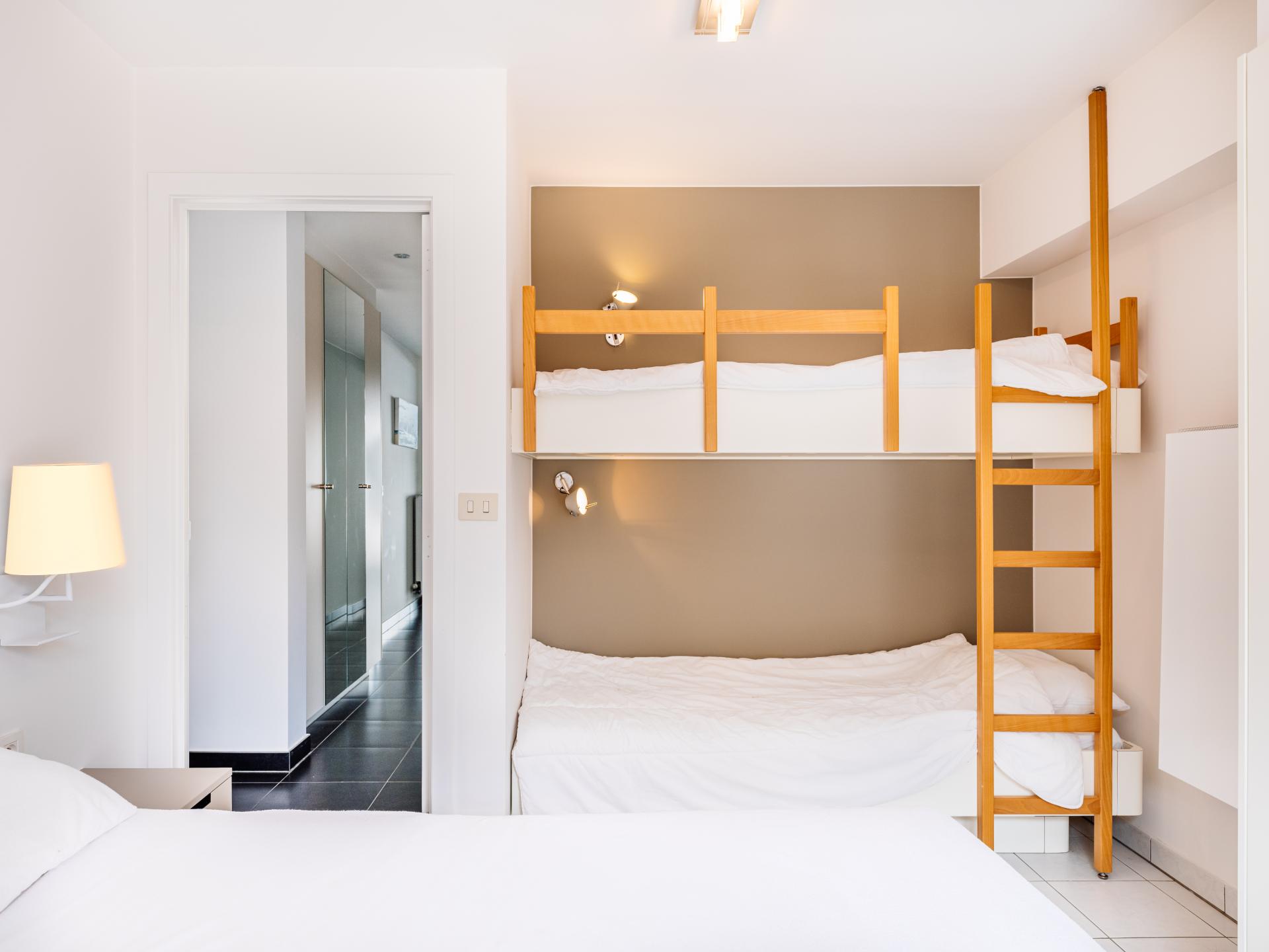 Centraal gelegen ruim appartement met zijdelings zeezicht in Koksijde - foto 17