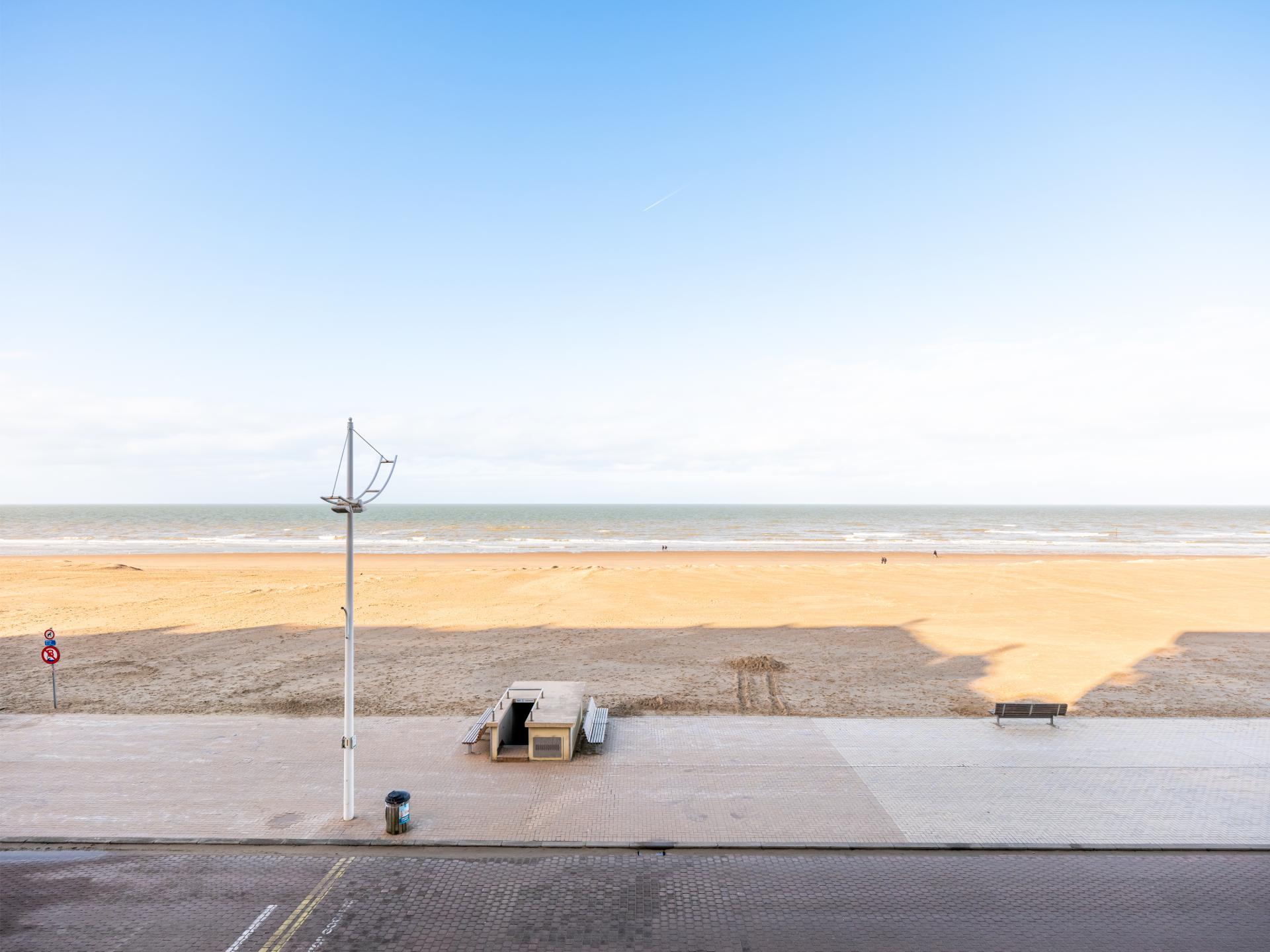 Gerenoveerd appartement met zeezicht op de Zeedijk van Koksijde - foto 17