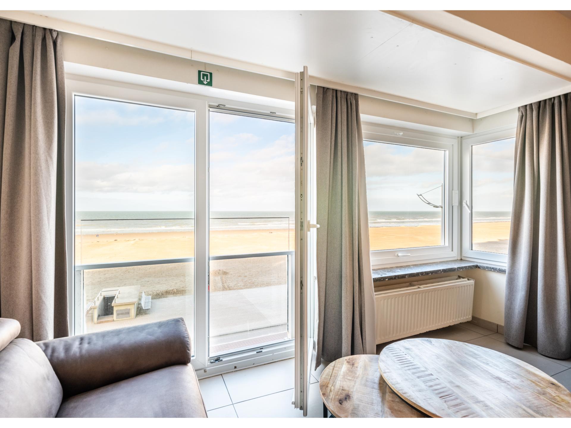 Gerenoveerd appartement met zeezicht op de Zeedijk van Koksijde - foto 4