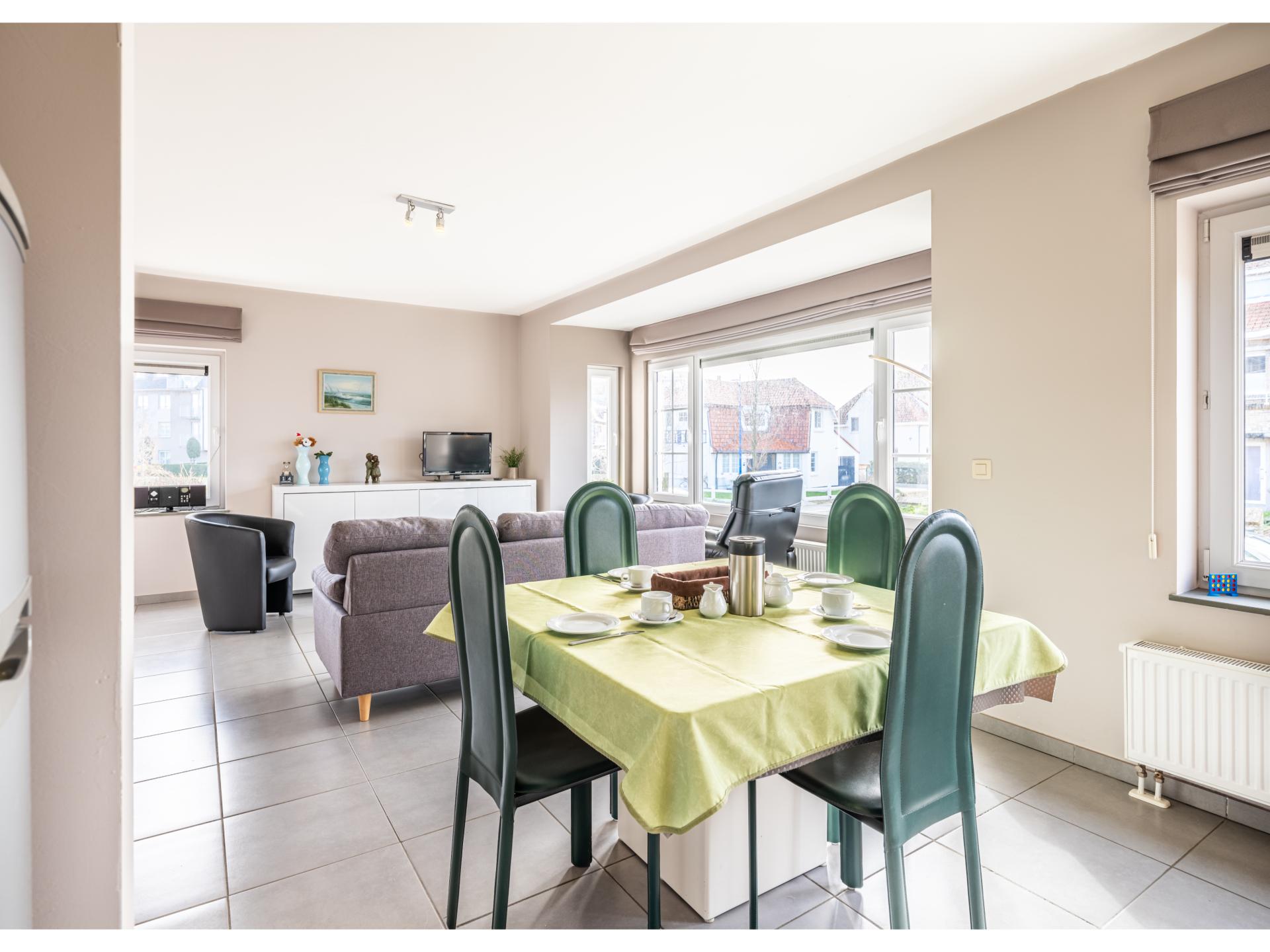 6-persoons appartement met terras in centrum Koksijde, 500 m van zee - foto 3