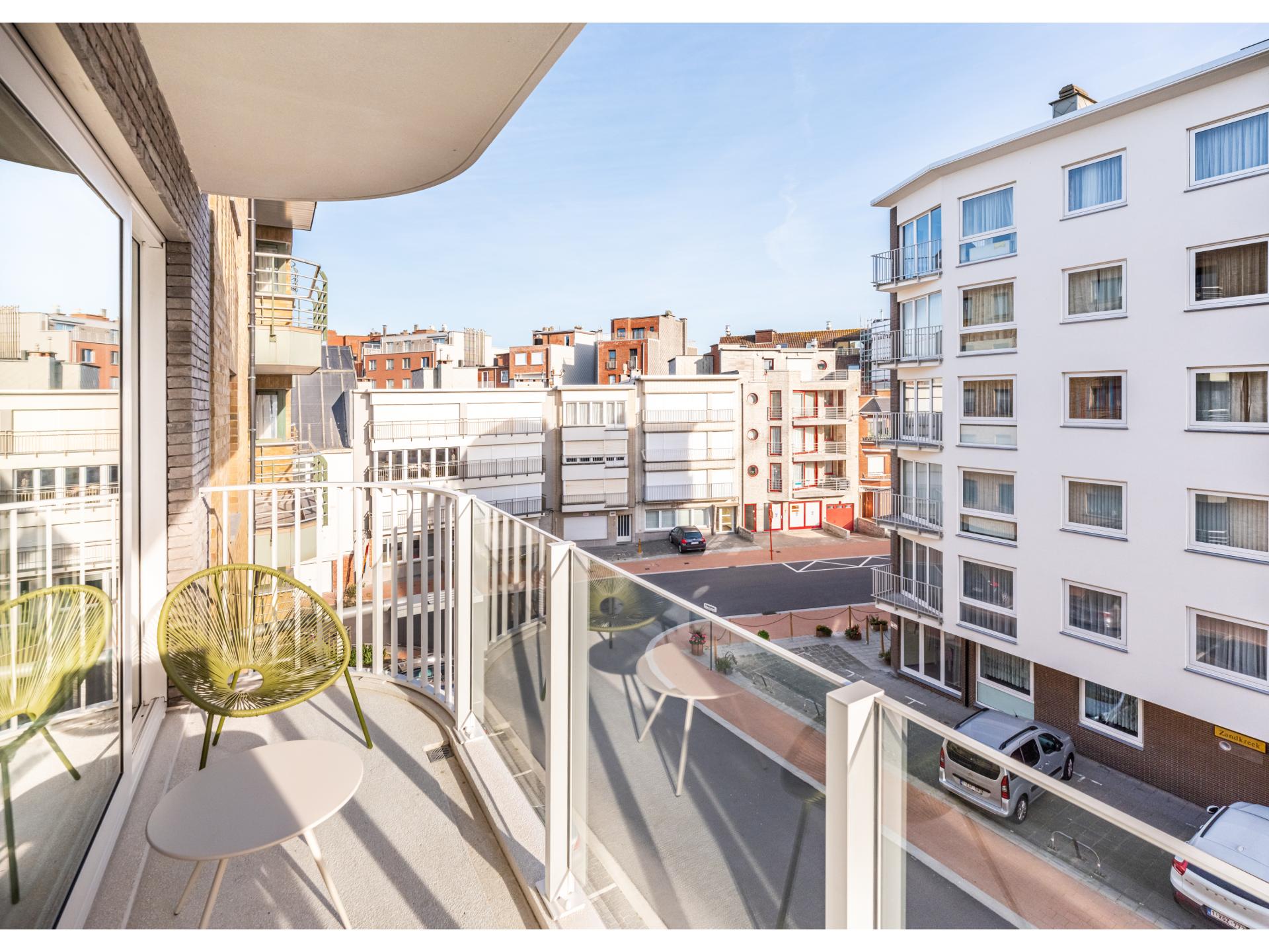 Licht appartement op 50 meter van het strand in Koksijde met 2 balkons - foto 10