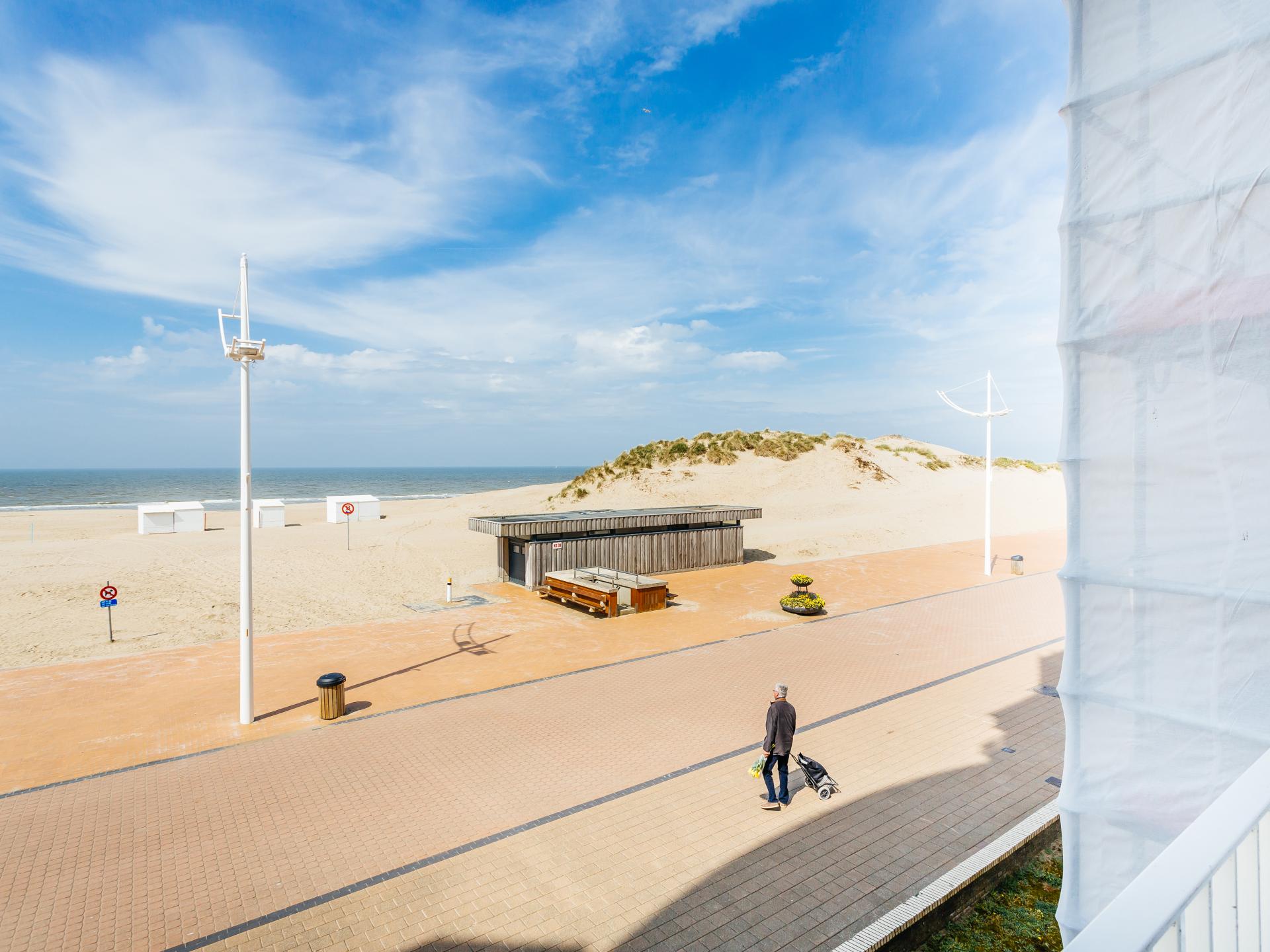 Appartement met frontaal zeezicht in Koksijde, direct aan het strand - foto 5