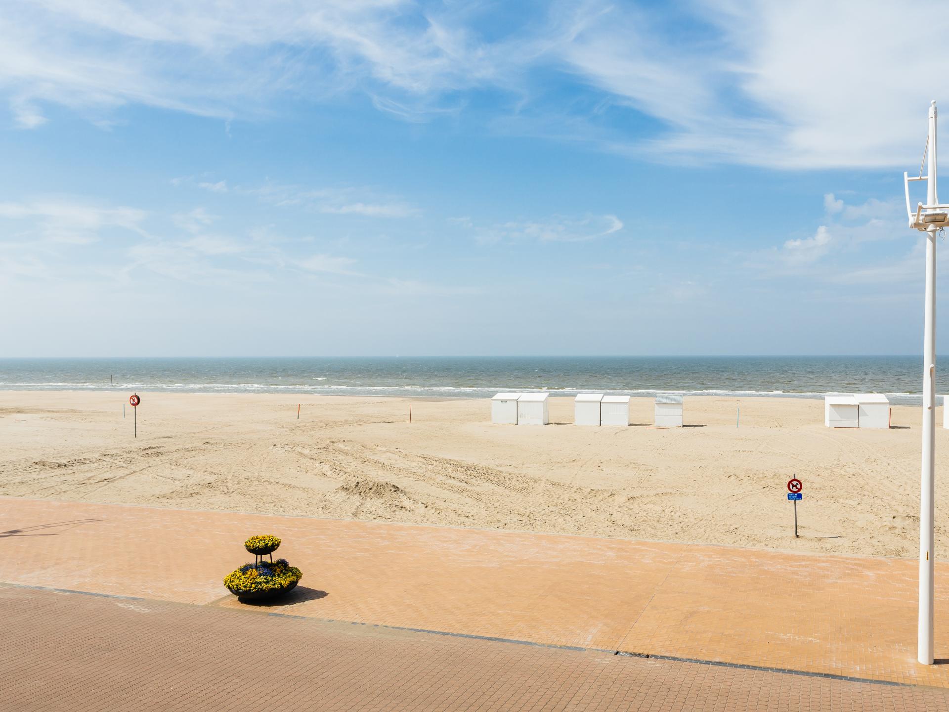 Appartement met frontaal zeezicht in Koksijde, direct aan het strand - foto 15