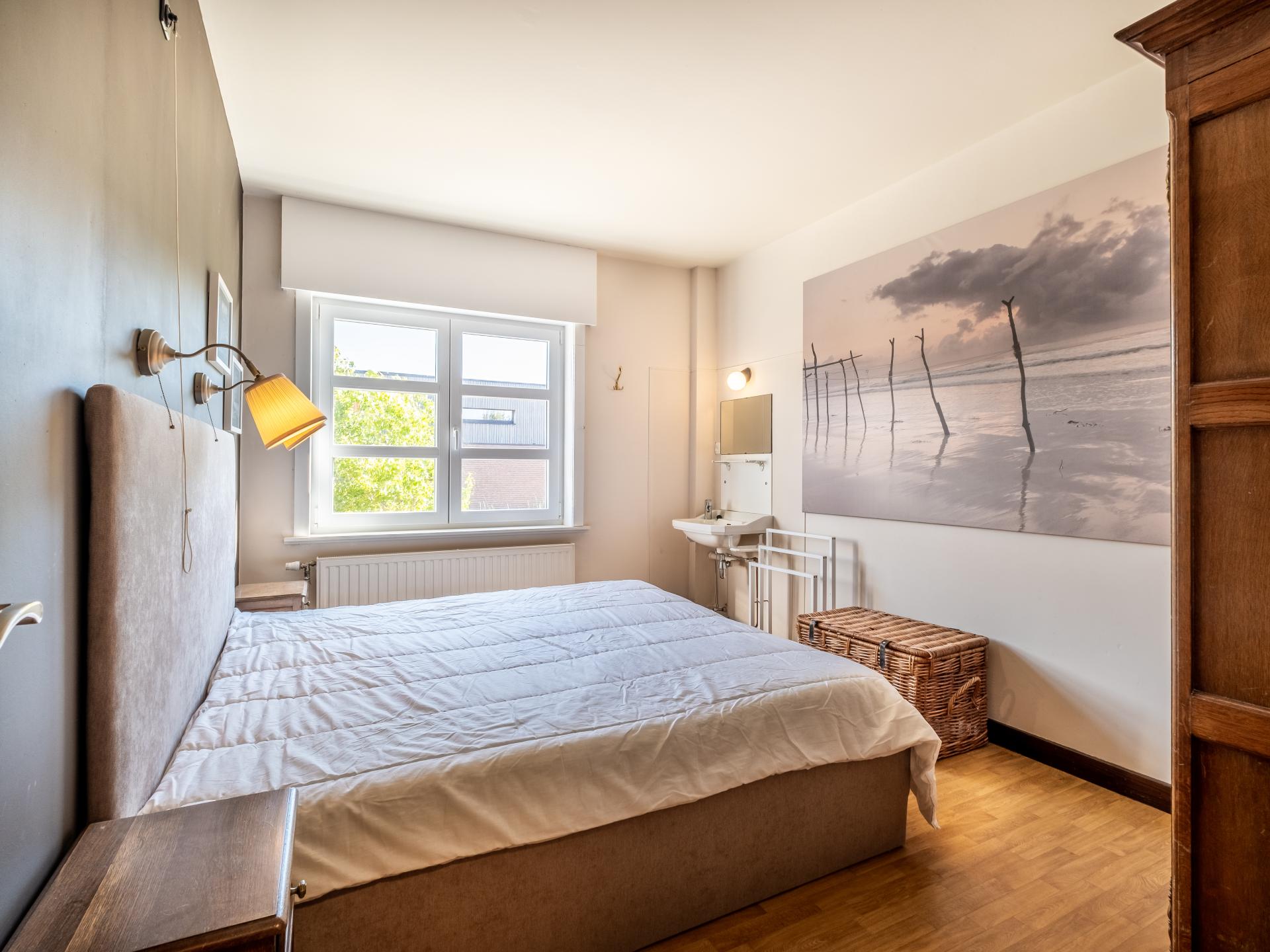 Centraal gelegen ruim appartement in Koksijde met tuin en terras - foto 5