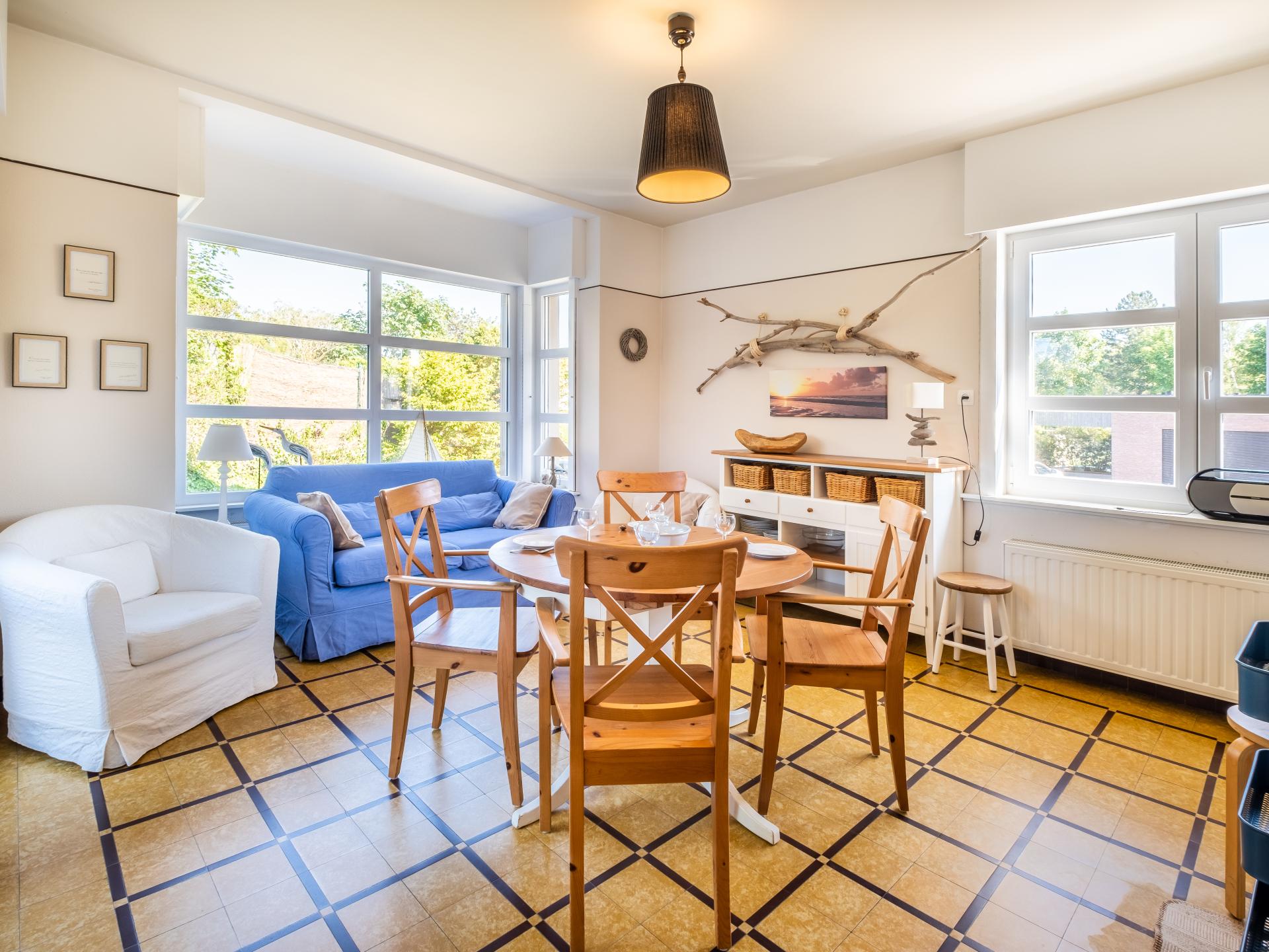 Centraal gelegen ruim appartement in Koksijde met tuin en terras - foto 2