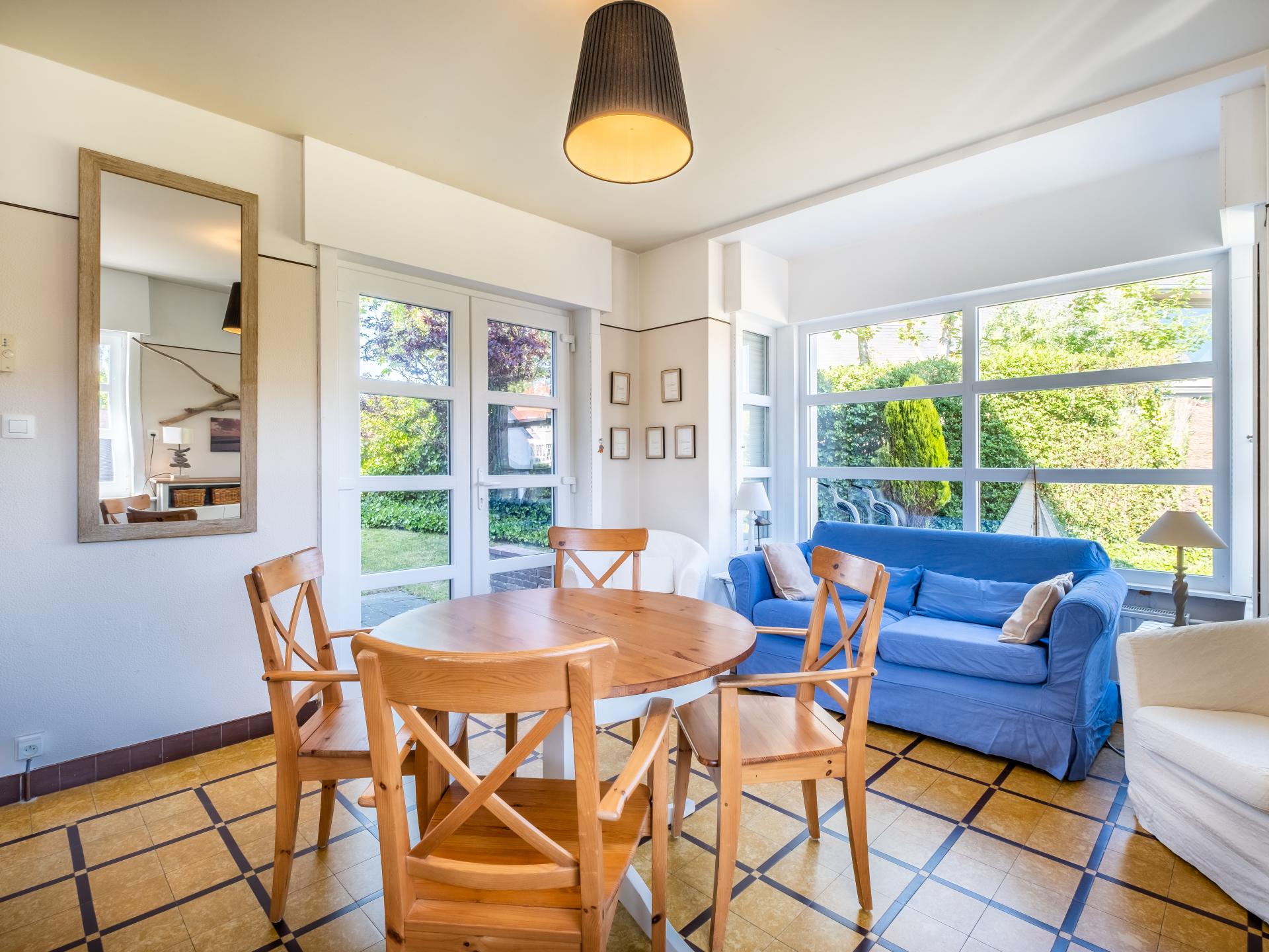Centraal gelegen ruim appartement in Koksijde met tuin en terras - foto 1