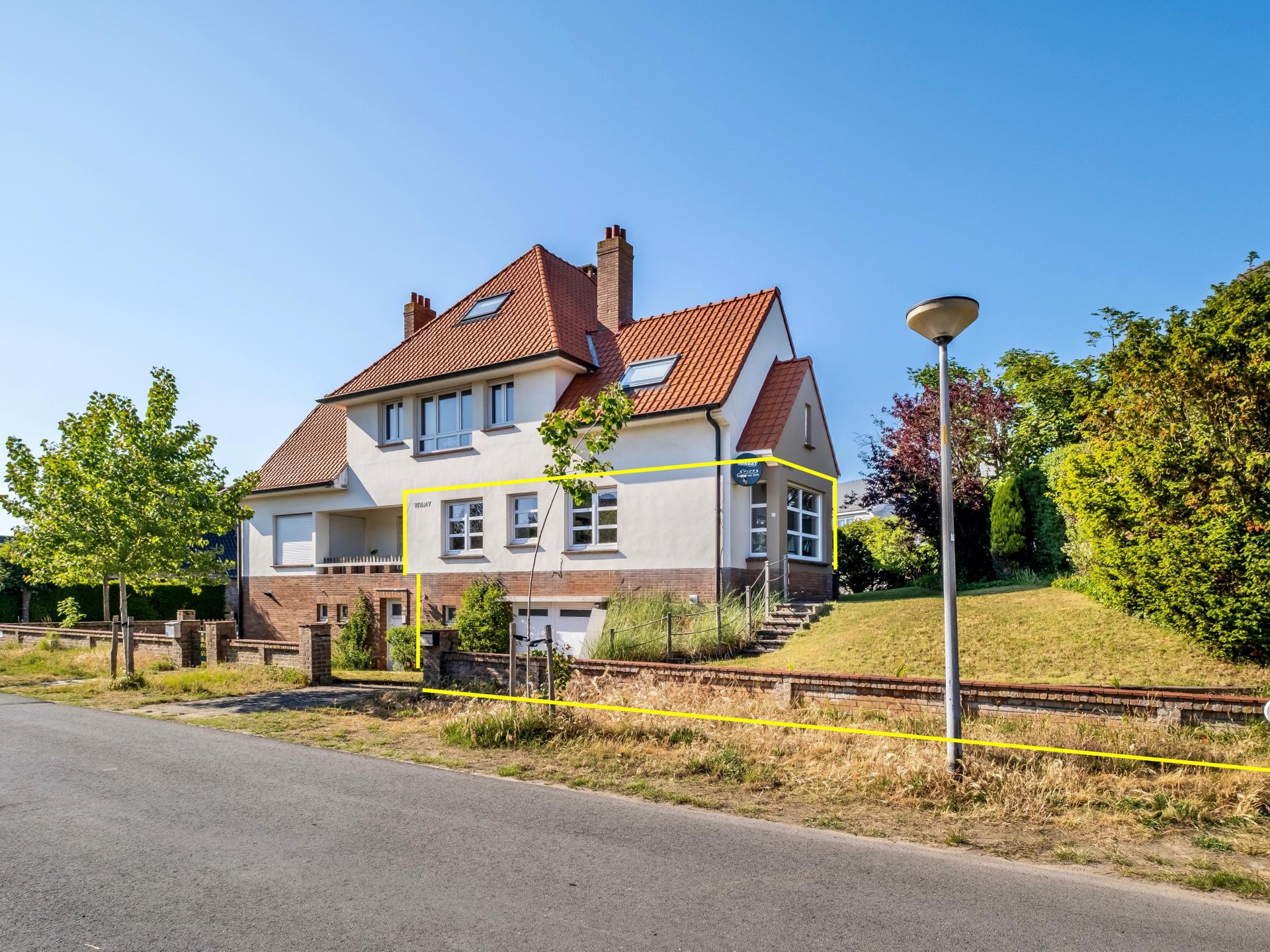 Centraal gelegen ruim appartement in Koksijde met tuin en terras - foto 4
