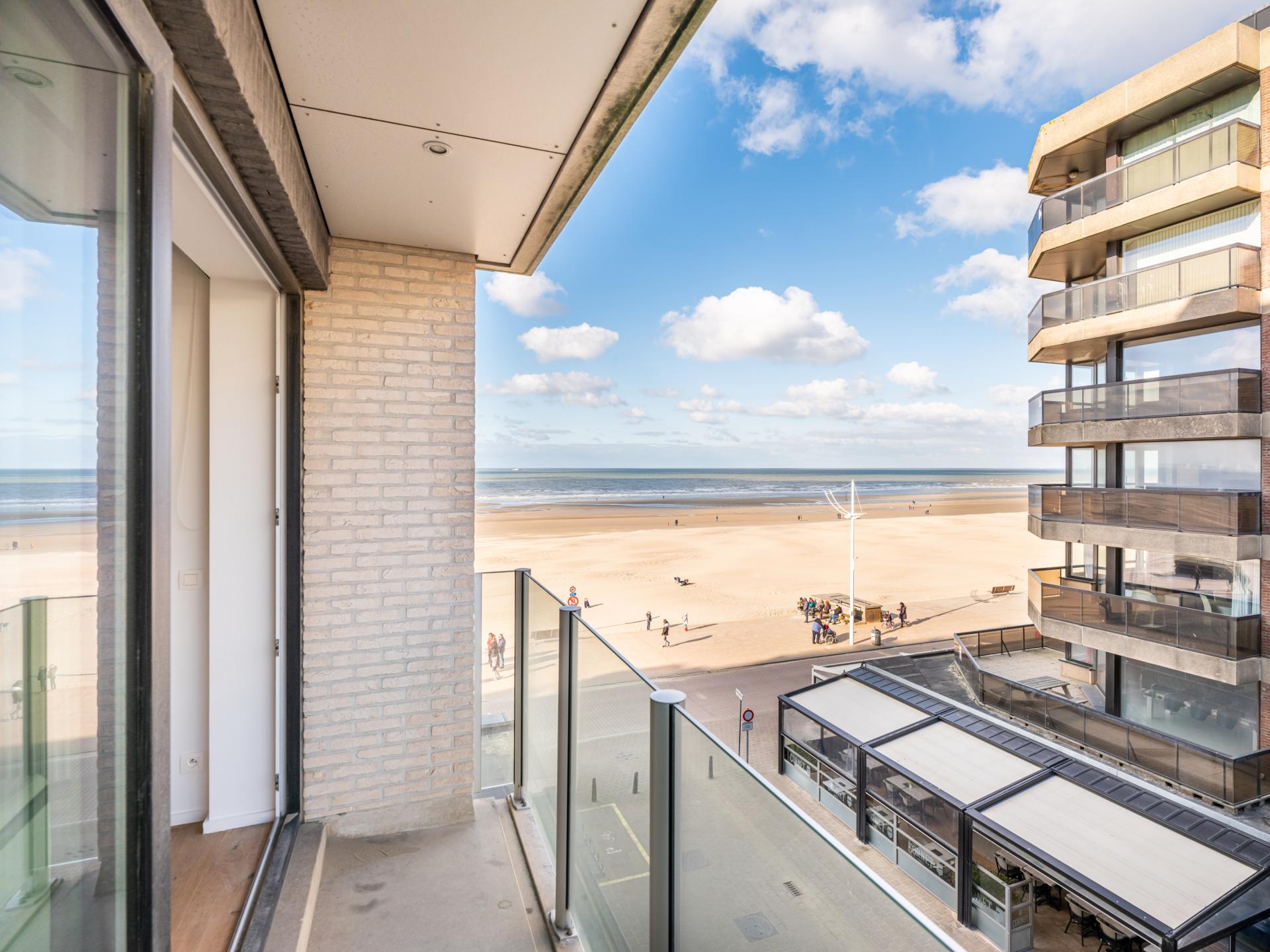 Zijdelings zeezicht op 20 meter van het strand in Koksijde - foto 2