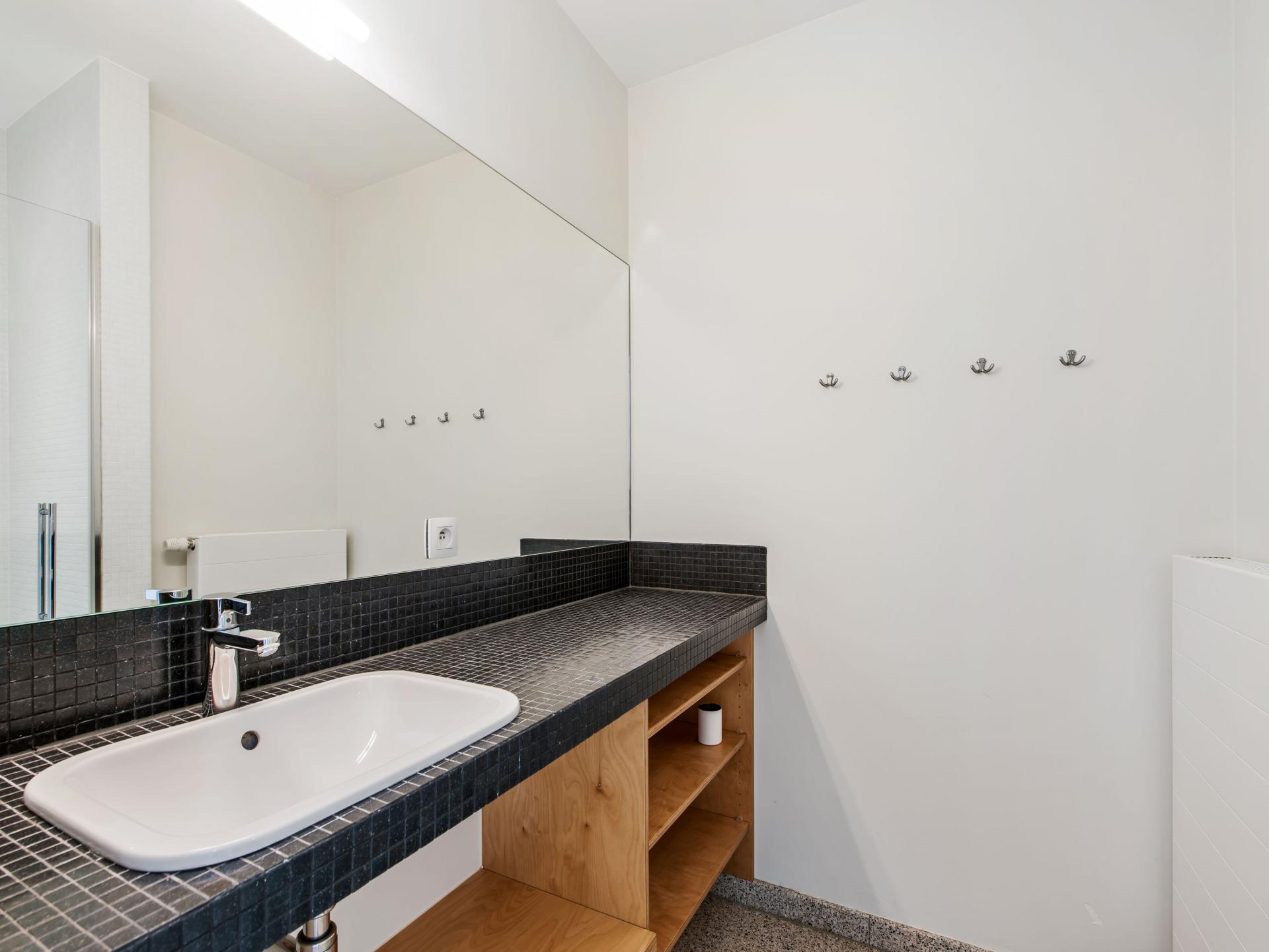 Frontaal zeezicht appartement op de Zeedijk met garage, 20m van strand - foto 10
