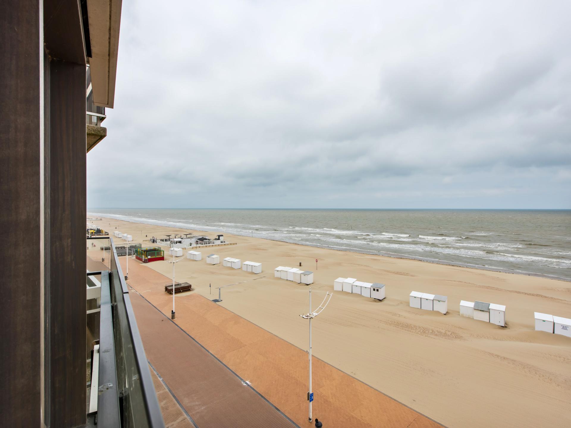 Frontaal zeezicht appartement op Zeedijk met garage, 10m van strand - foto 3