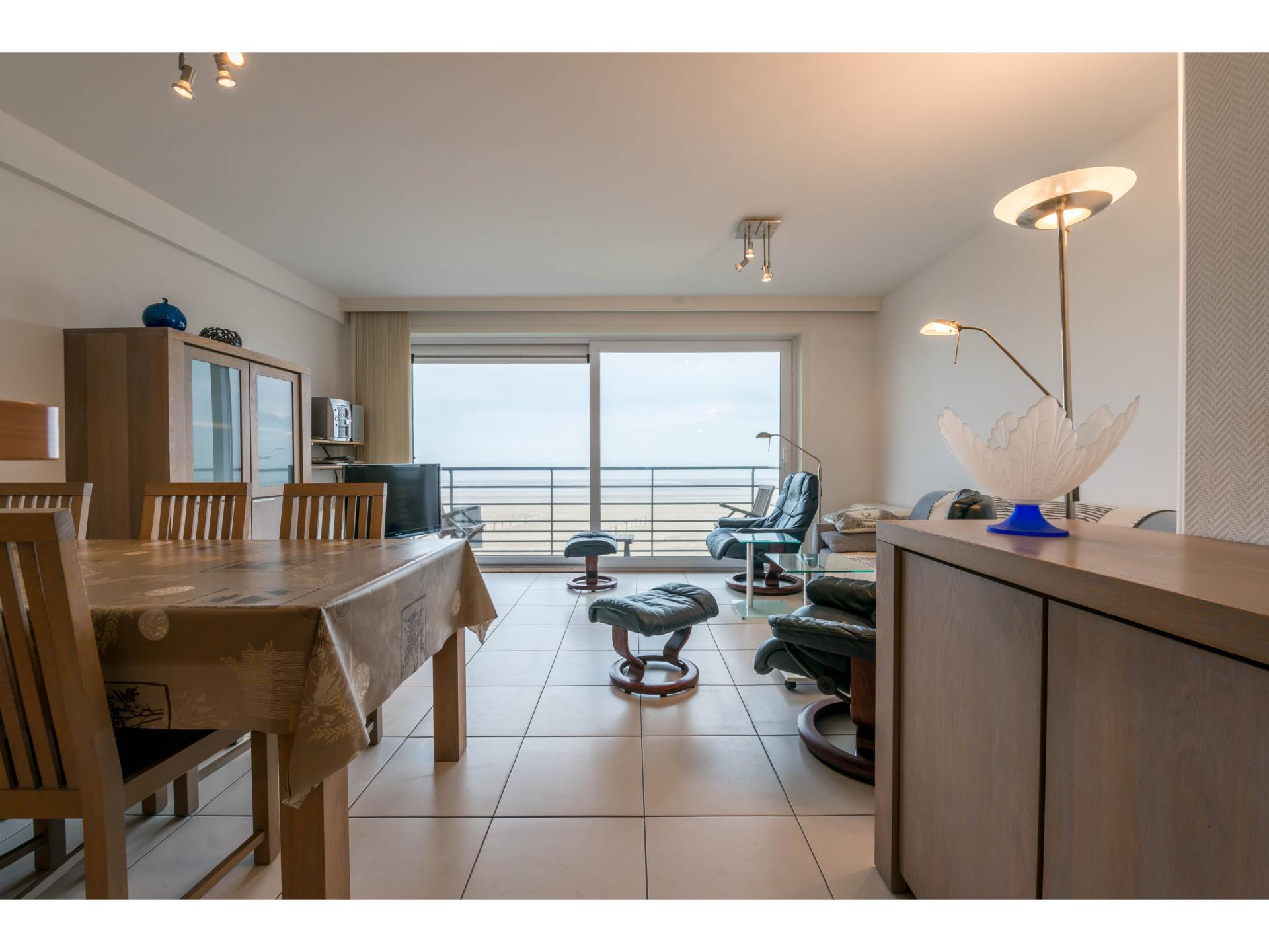 Stijlvol appartement met frontaal zeezicht in hartje Koksijde - foto 9