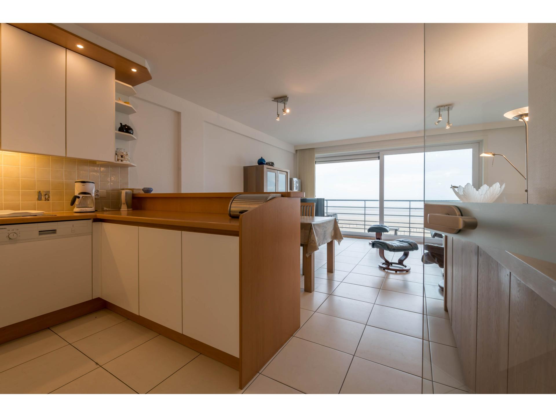 Stijlvol appartement met frontaal zeezicht in hartje Koksijde - foto 10
