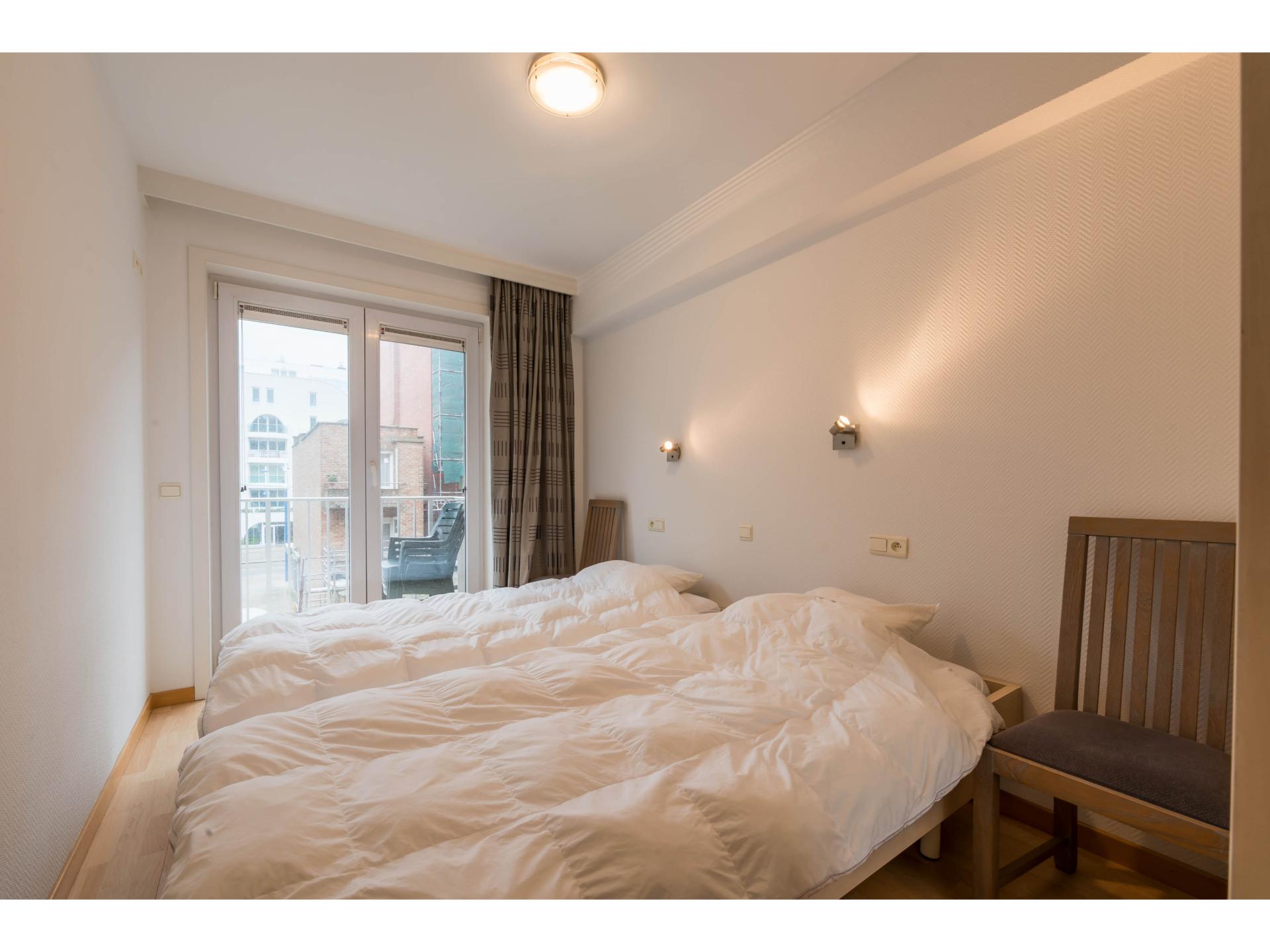 Stijlvol appartement met frontaal zeezicht in hartje Koksijde - foto 14