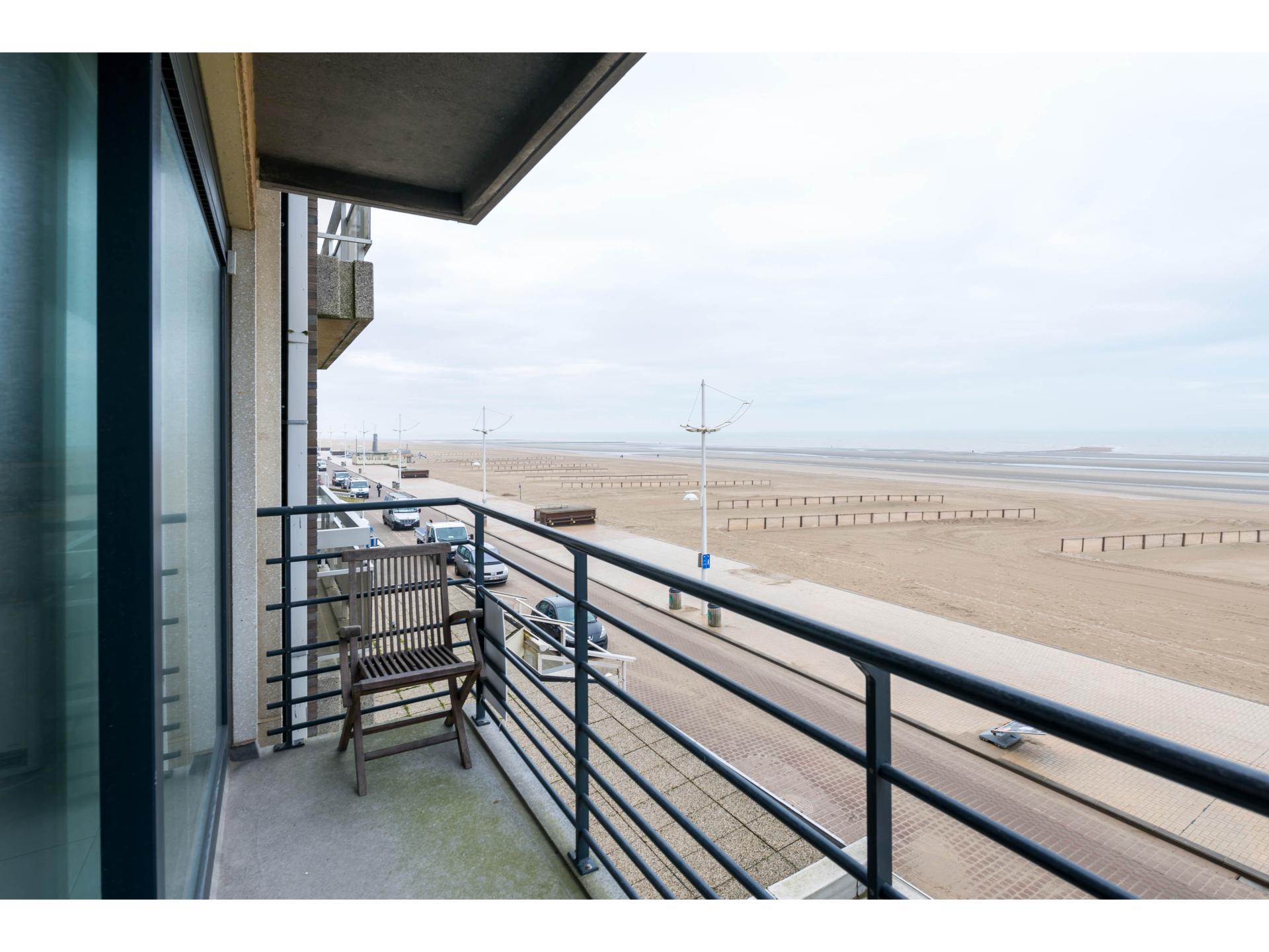Stijlvol appartement met frontaal zeezicht in hartje Koksijde - foto 3