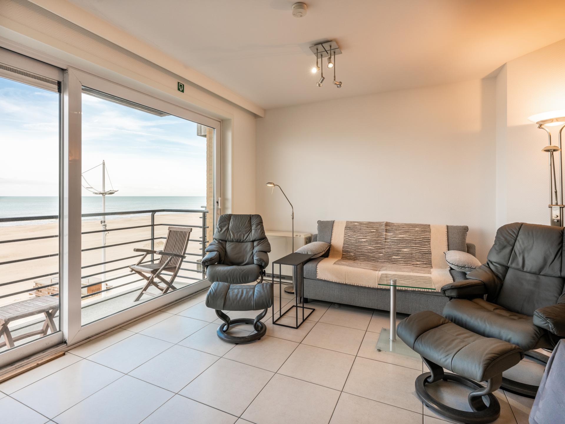 Stijlvol appartement met frontaal zeezicht in hartje Koksijde - foto 2