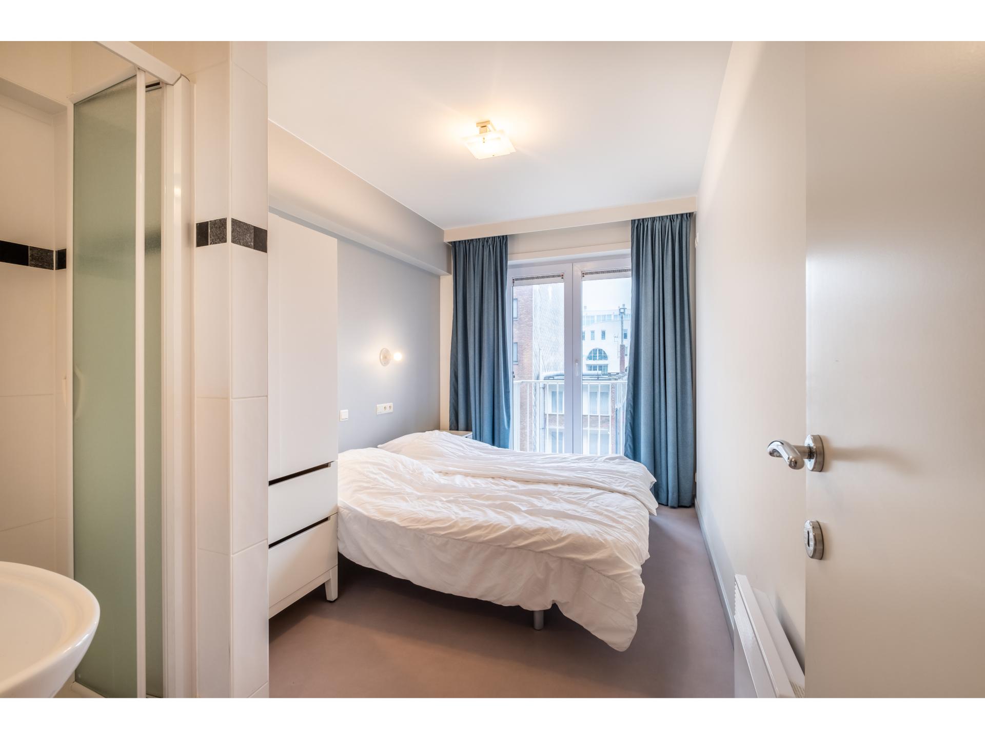 Licht appartement op de zeedijk met frontaal zeezicht voor 4 personen - foto 12