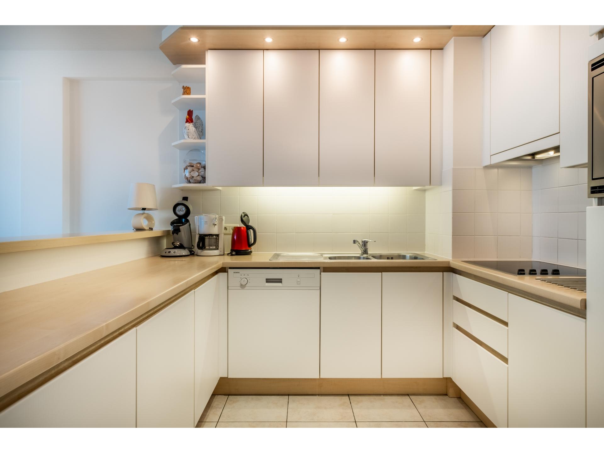 Licht appartement op de zeedijk met frontaal zeezicht voor 4 personen - foto 10