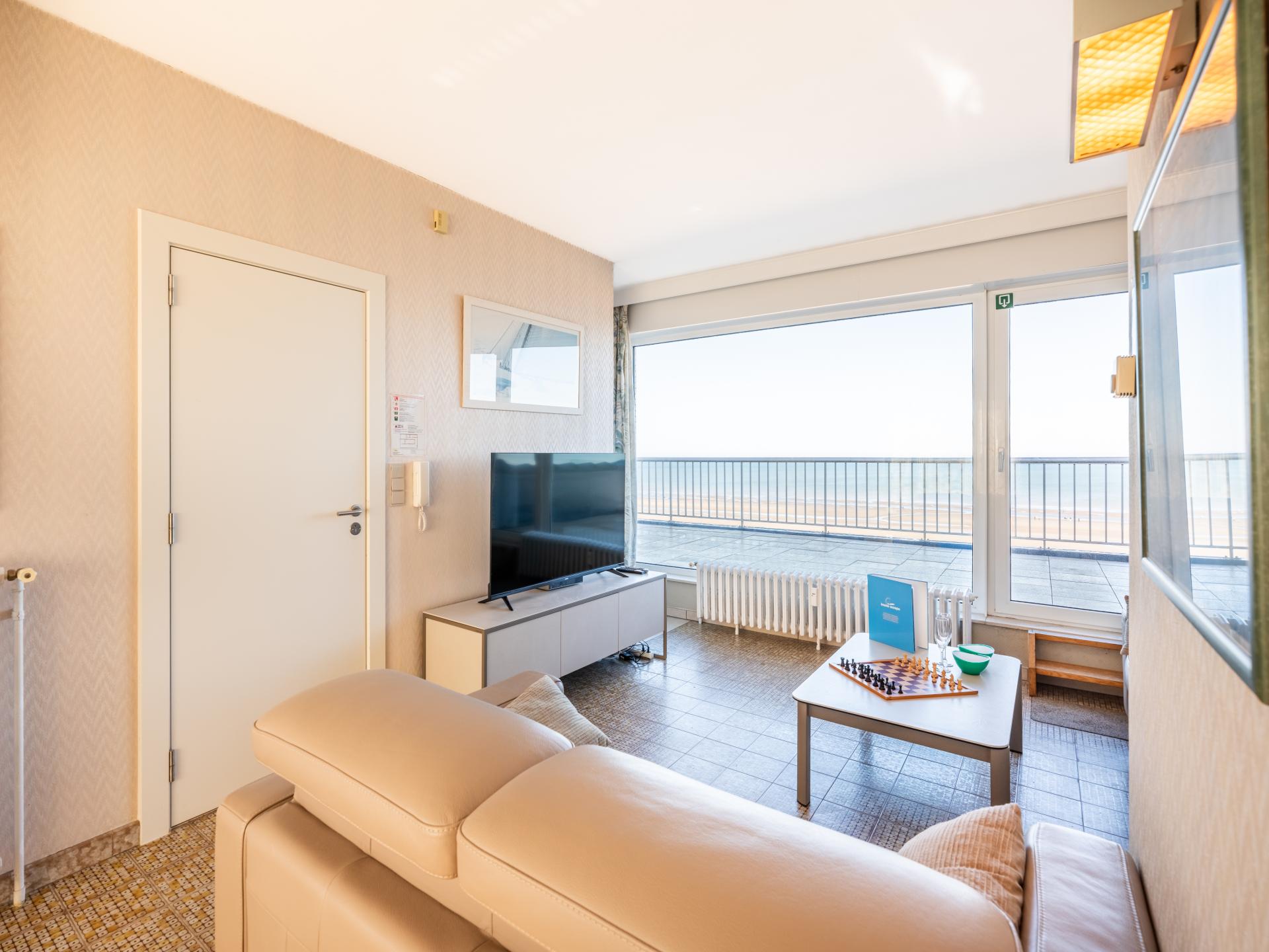 Penthouse met frontaal zeezicht en twee terrassen op de zeedijk van Koksijde - foto 3