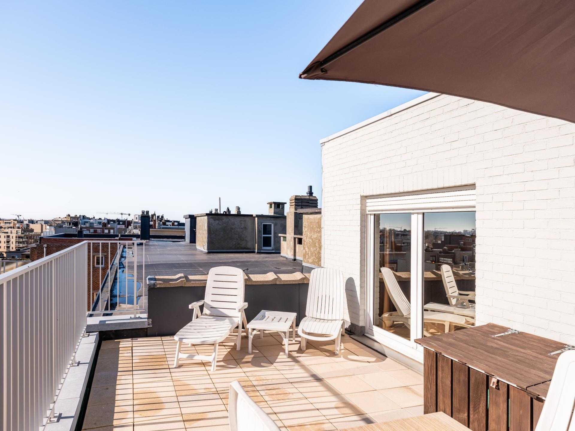 Penthouse met frontaal zeezicht en twee terrassen op de zeedijk van Koksijde - foto 17