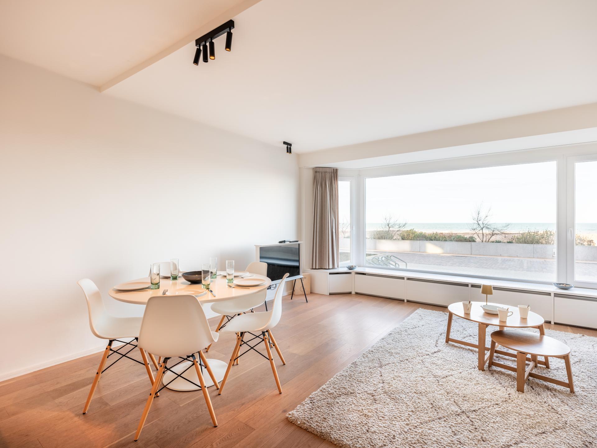 Luxe appartement met frontaal zeezicht op 10 meter van het strand in Sint-Idesbald - foto 2