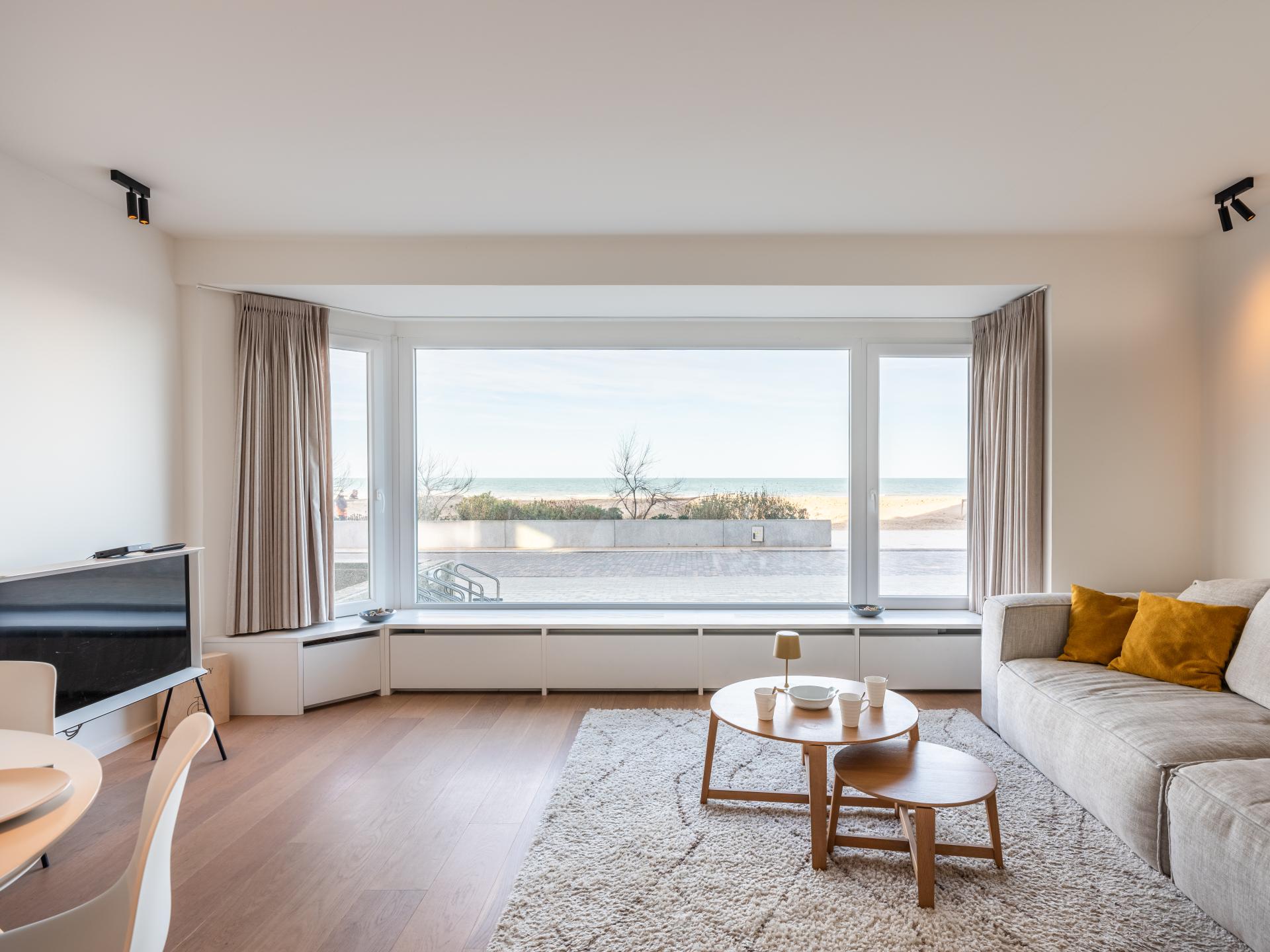 Luxe appartement met frontaal zeezicht op 10 meter van het strand in Sint-Idesbald - foto 1
