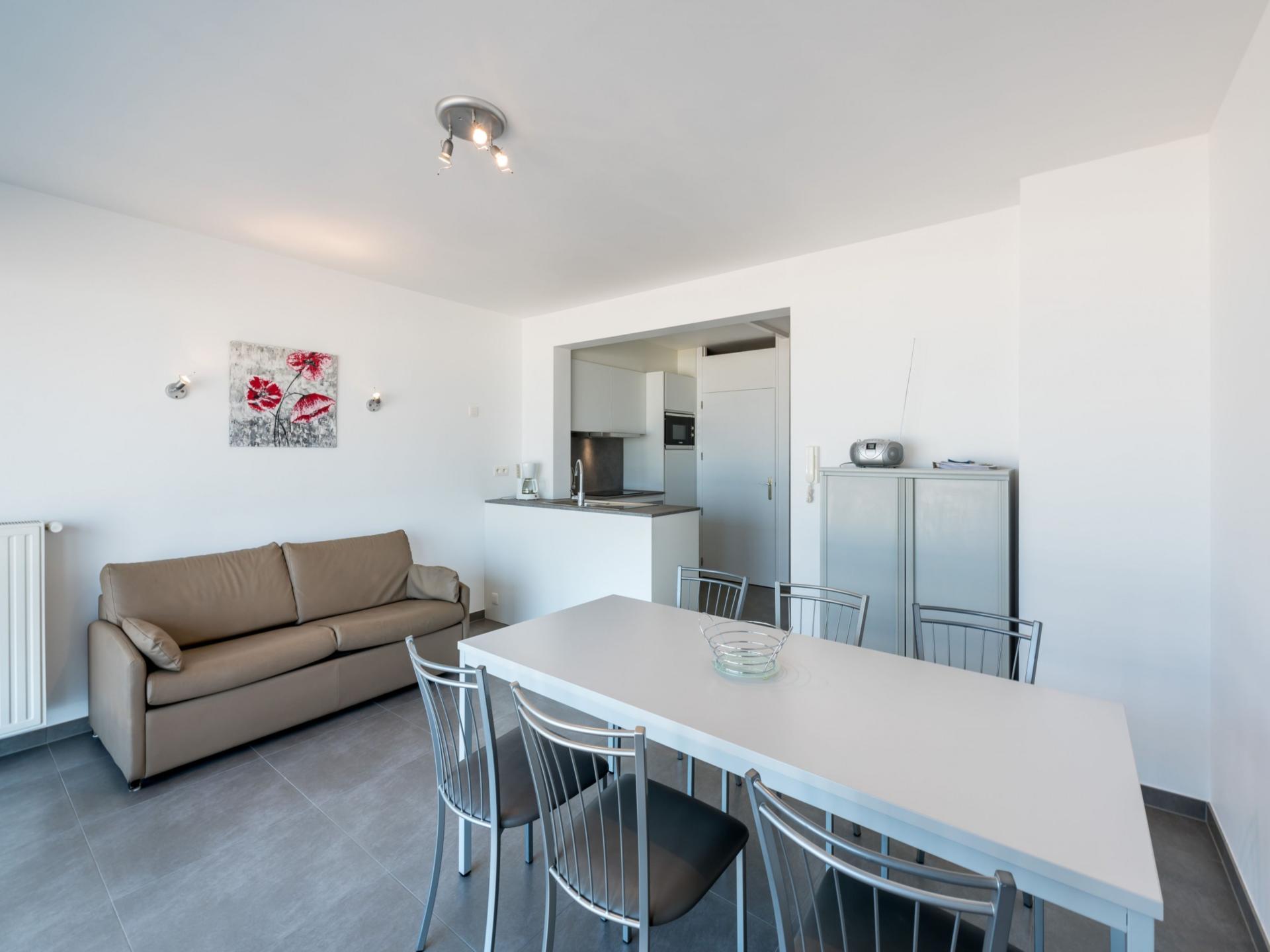Stijlvol appartement met zeezicht op 10 meter van het strand - foto 3
