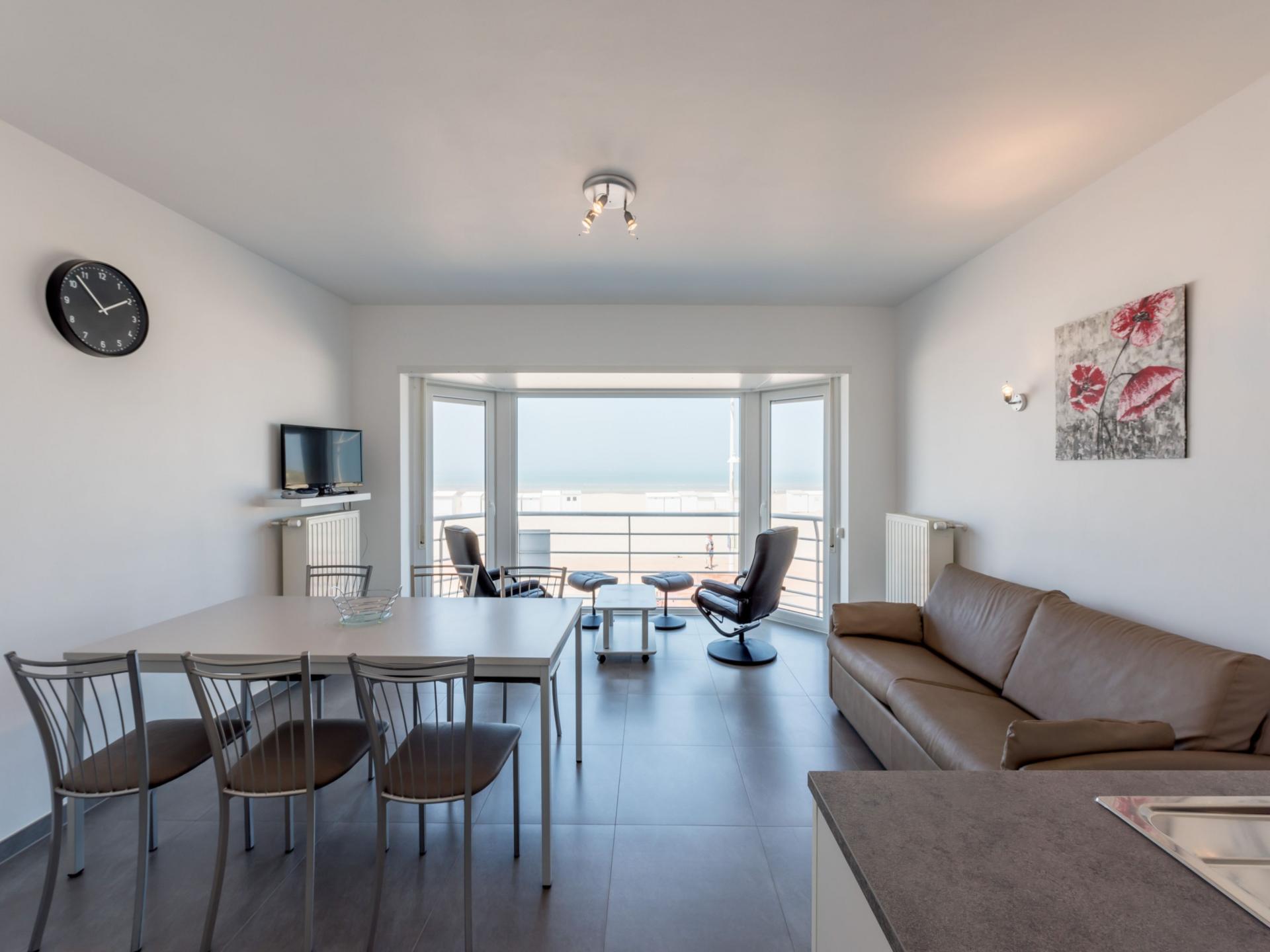 Stijlvol appartement met zeezicht op 10 meter van het strand - foto 1