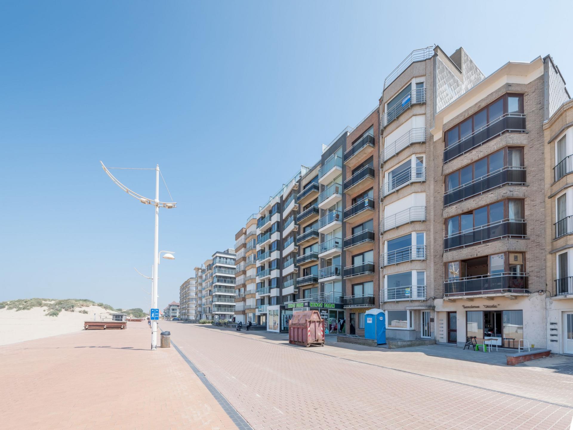 Stijlvol appartement met zeezicht op 10 meter van het strand - foto 10