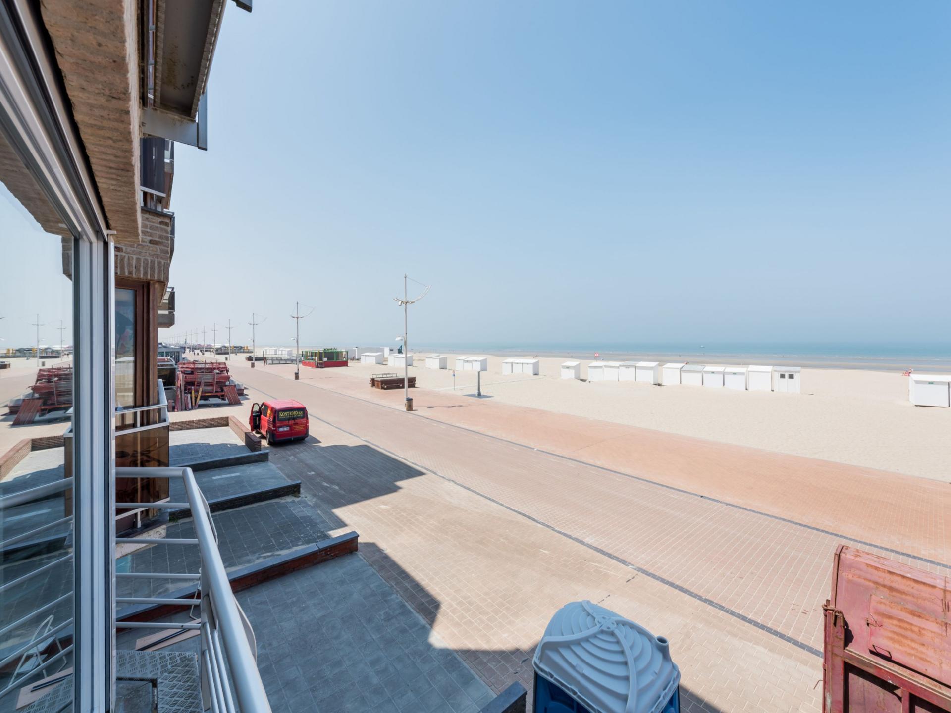 Stijlvol appartement met zeezicht op 10 meter van het strand - foto 2