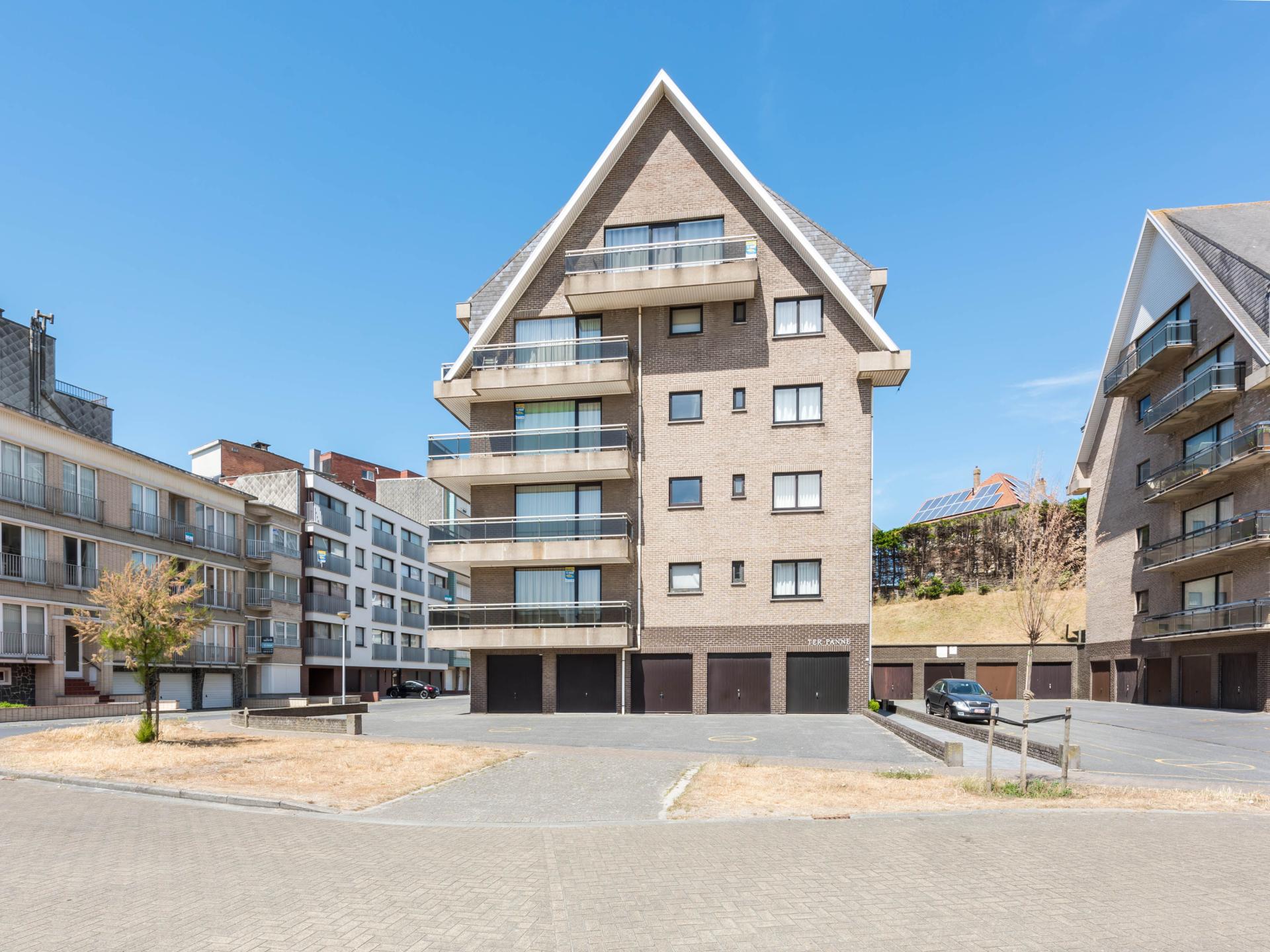 Klassiek appartement met balkon en garage op 100m van strand in Koksijde - foto 1
