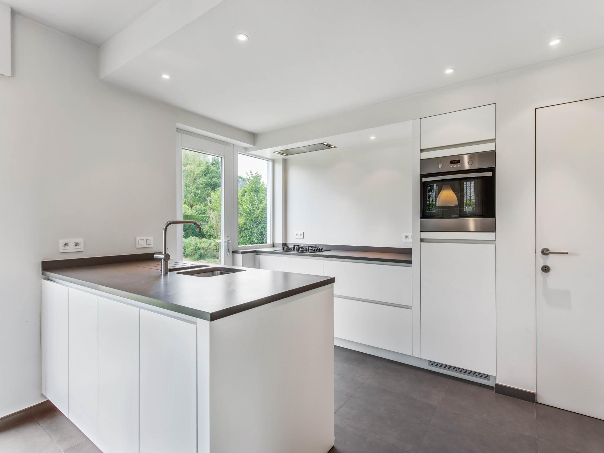 Gerenoveerde villa met zonnige tuin op 1,5 km van het strand in Koksijde - foto 4