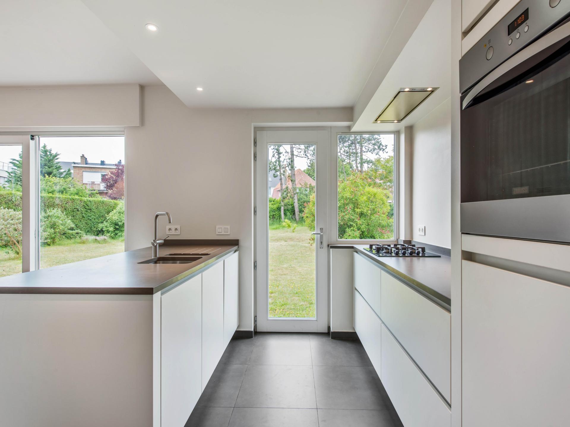 Gerenoveerde villa met zonnige tuin op 1,5 km van het strand in Koksijde - foto 11