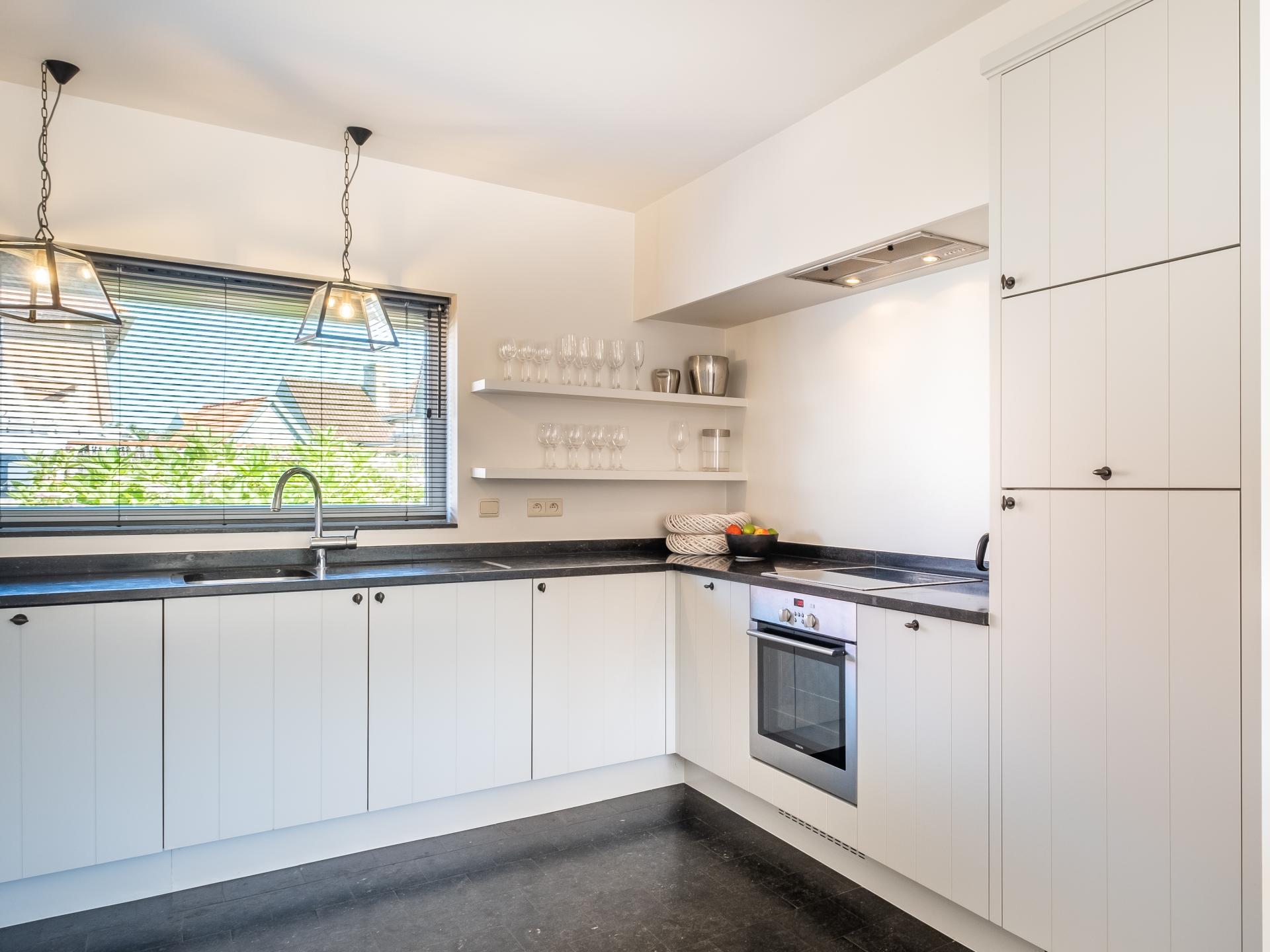 Stijlvol vakantiehuis voor 8 in Koksijde, 700m van zee met tuin & spa - foto 5