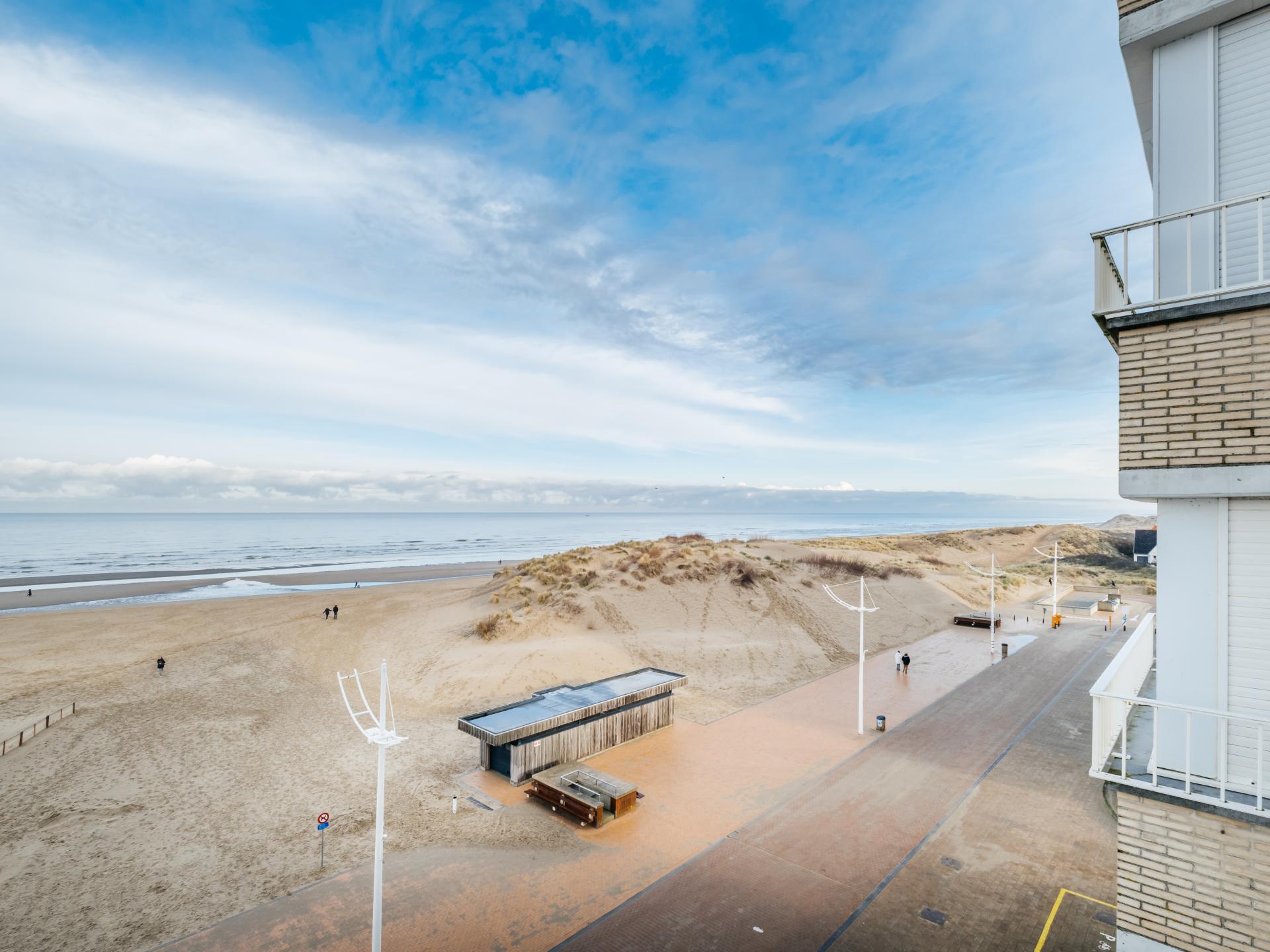 Frontaal zeezicht appartement voor 6 op de zeedijk van Koksijde - foto 16