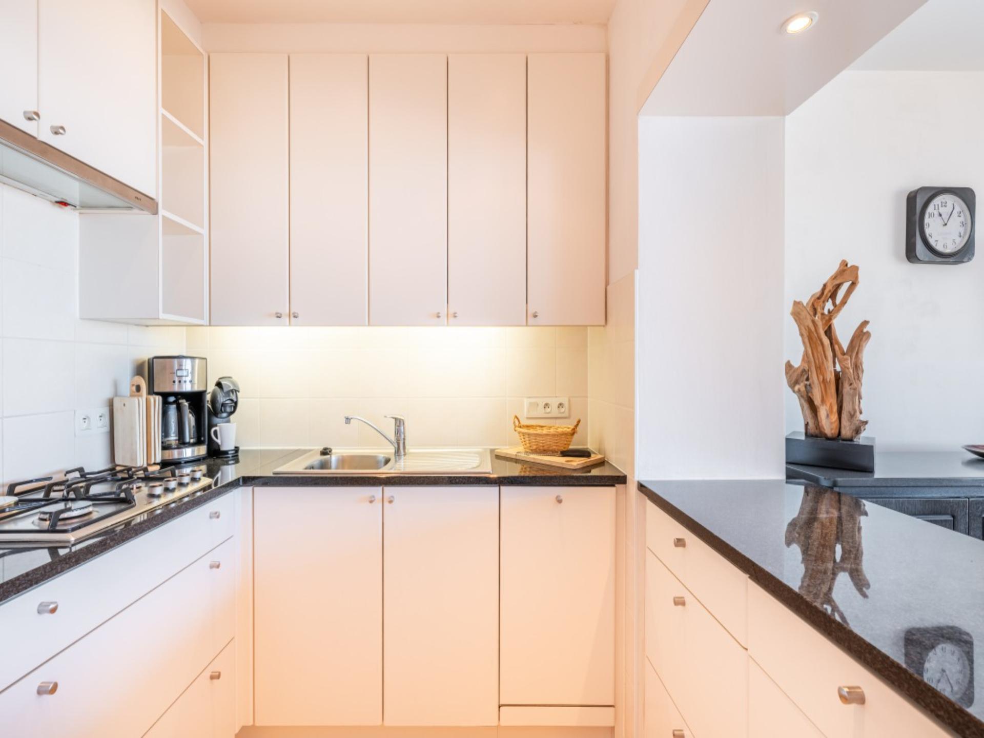 Gerenoveerd appartement met frontaal zeezicht op de dijk in Koksijde - foto 14