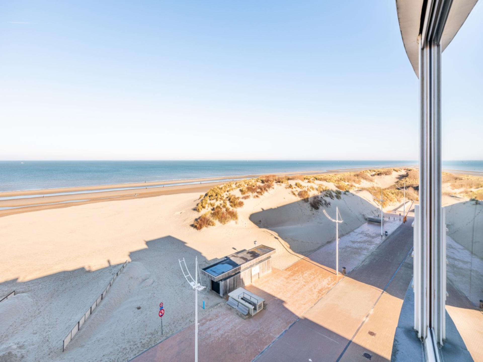 Gerenoveerd appartement met frontaal zeezicht op de dijk in Koksijde - foto 9