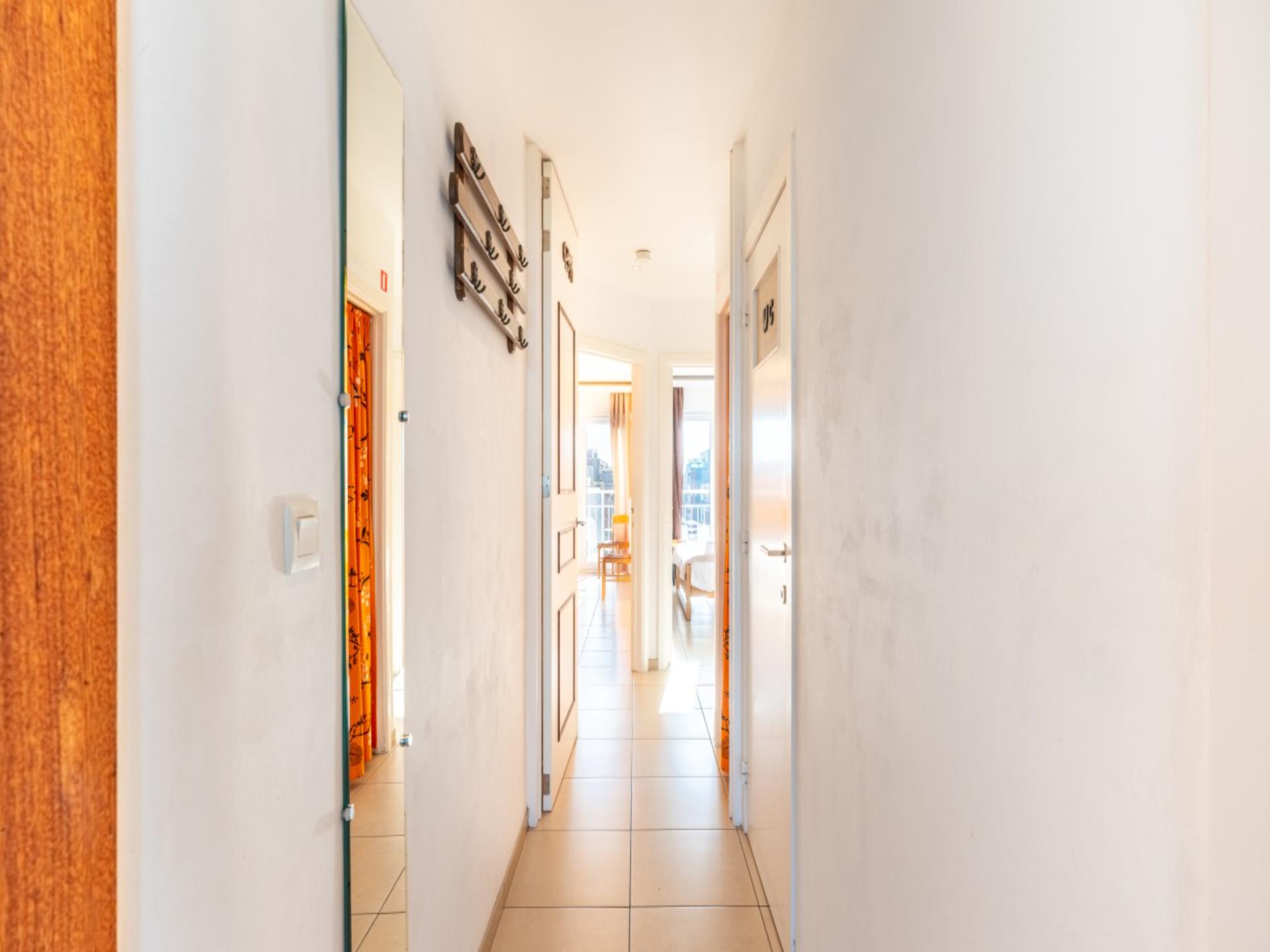 Gerenoveerd appartement met frontaal zeezicht op de dijk in Koksijde - foto 16