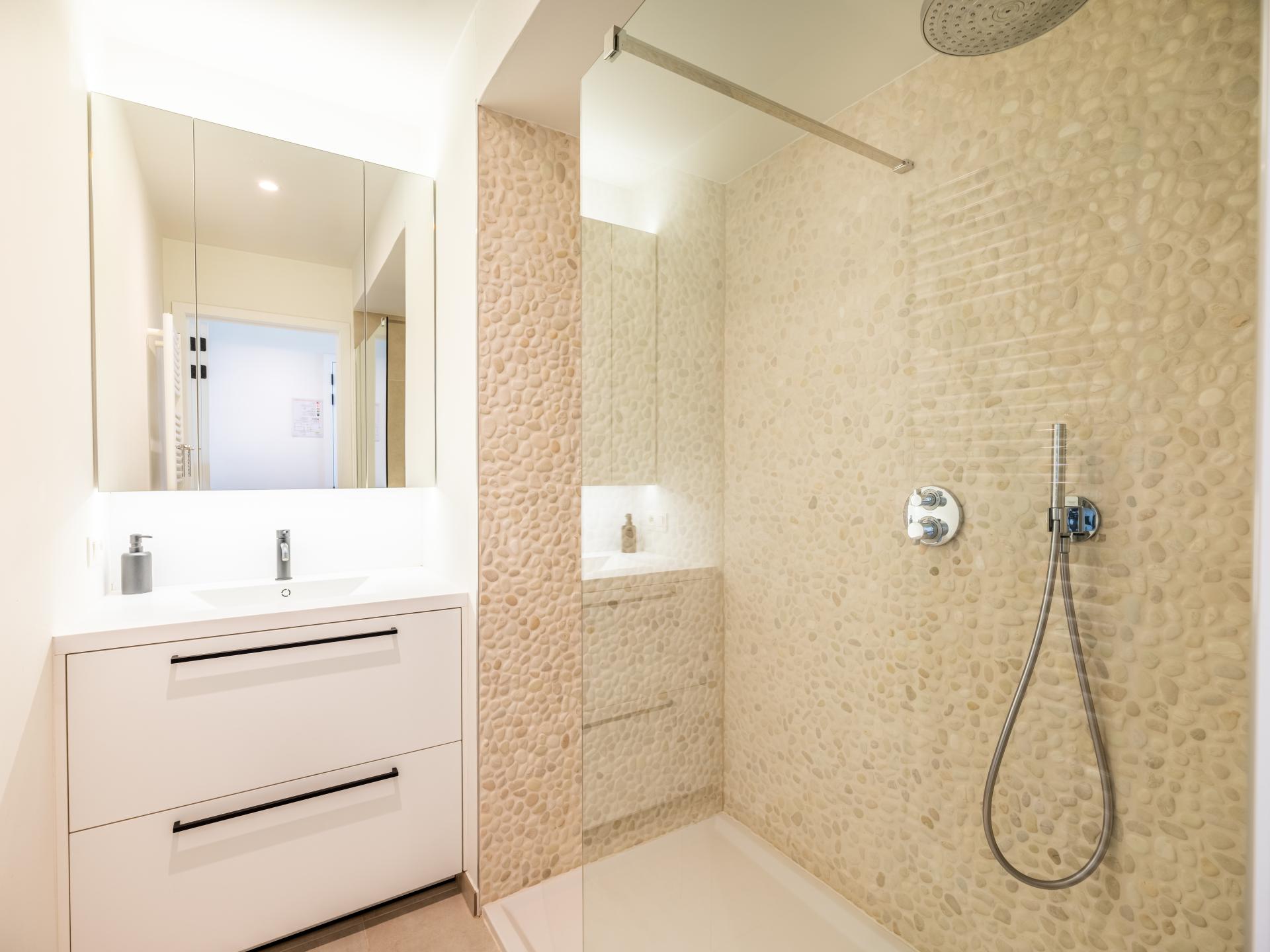 Luxe nieuwbouwappartement met frontaal zeezicht in hartje Koksijde - foto 16