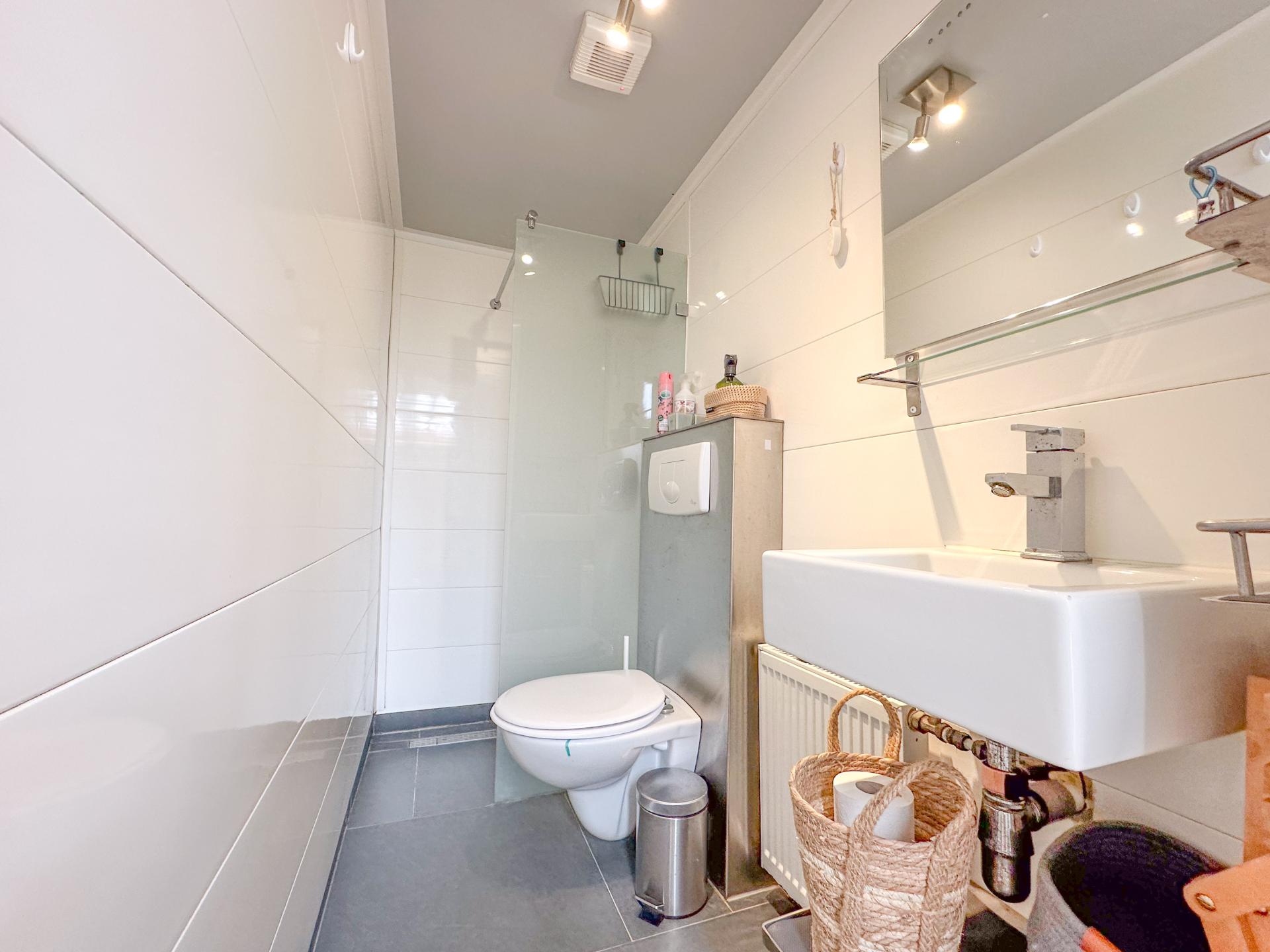 Sfeervol chalet met veranda op kindvriendelijk vakantiepark in hart van Zeeland - foto 6