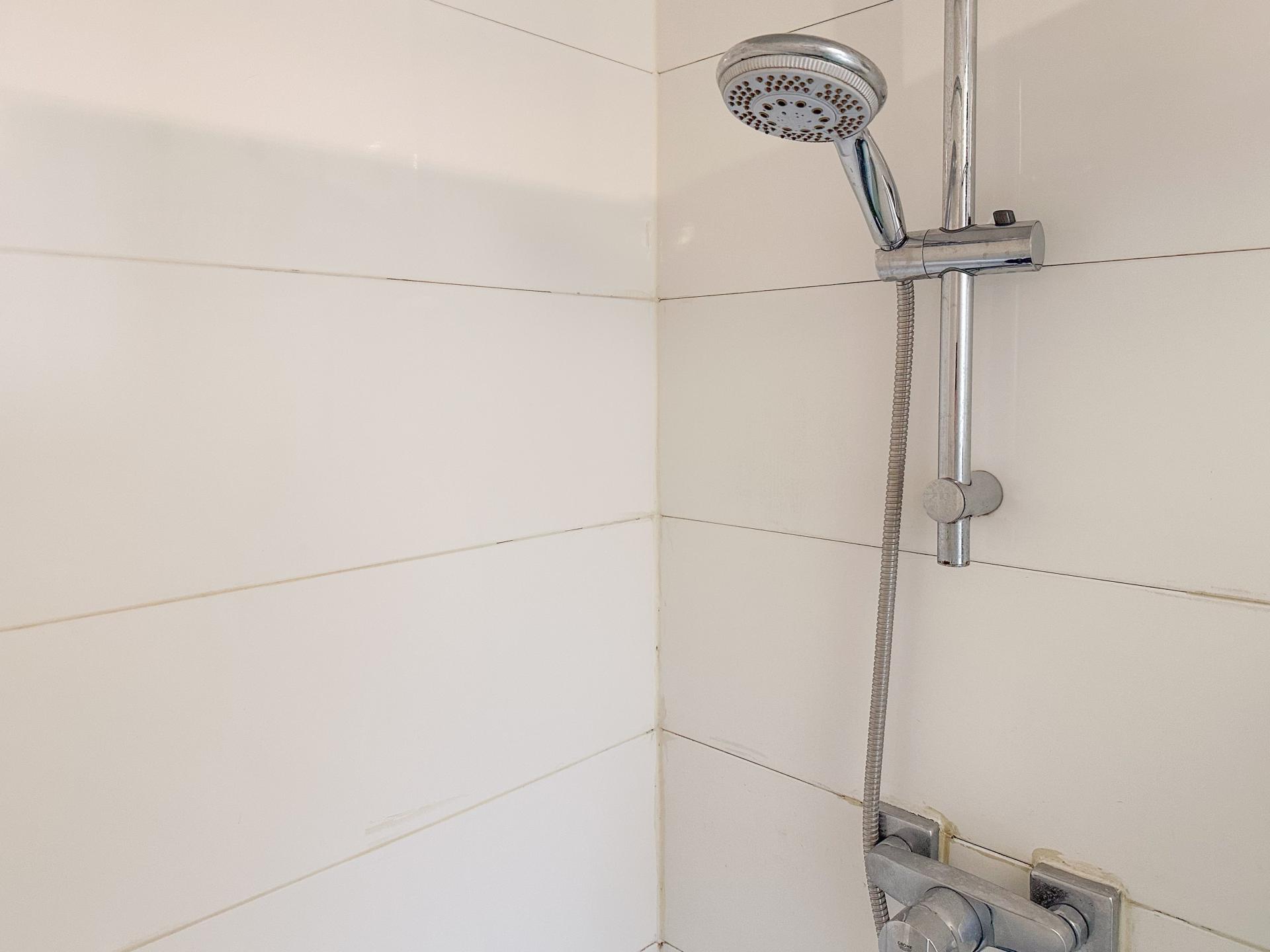 Sfeervol chalet met veranda op kindvriendelijk vakantiepark in hart van Zeeland - foto 10