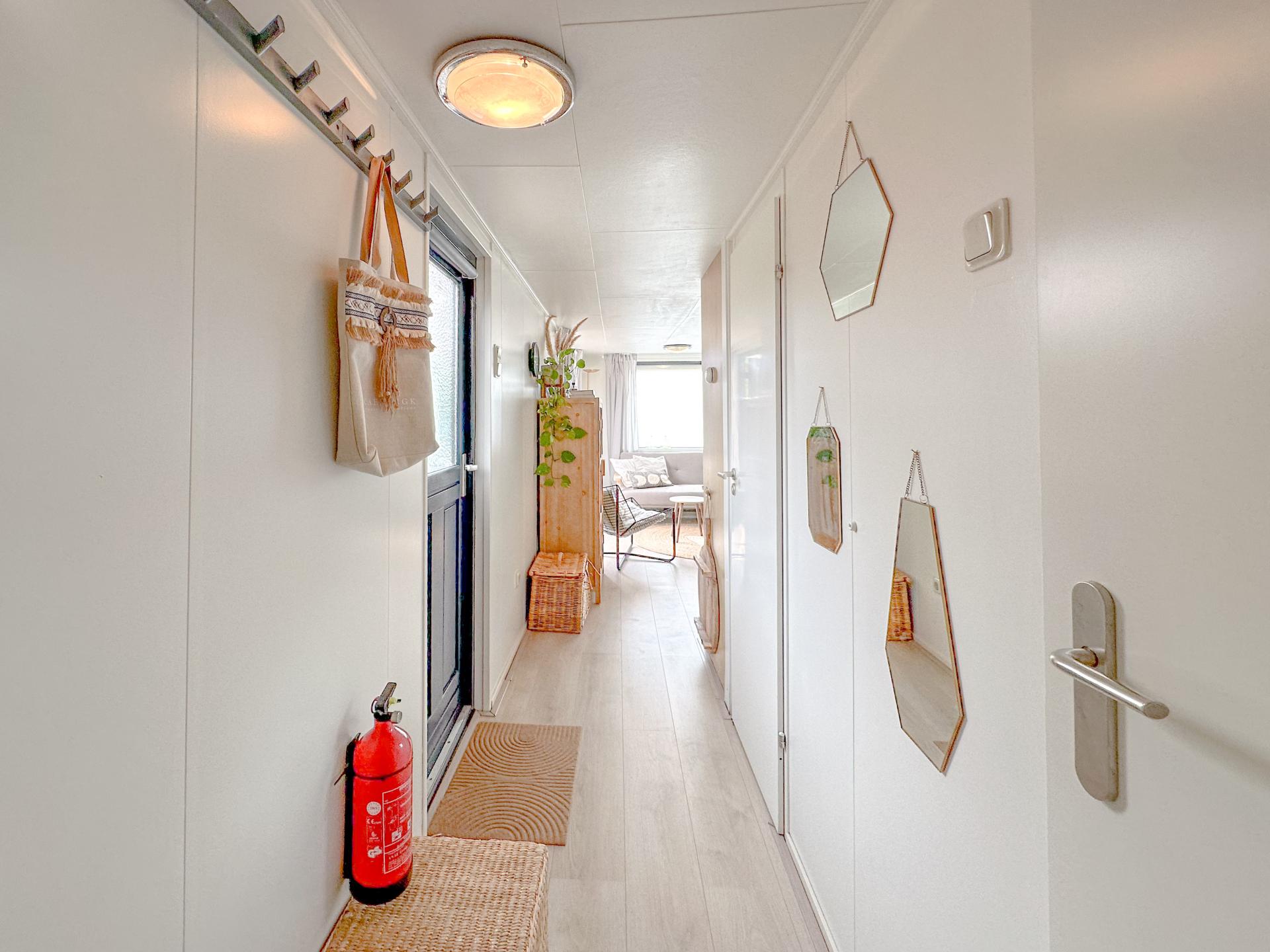 Sfeervol chalet met veranda op kindvriendelijk vakantiepark in hart van Zeeland - foto 13