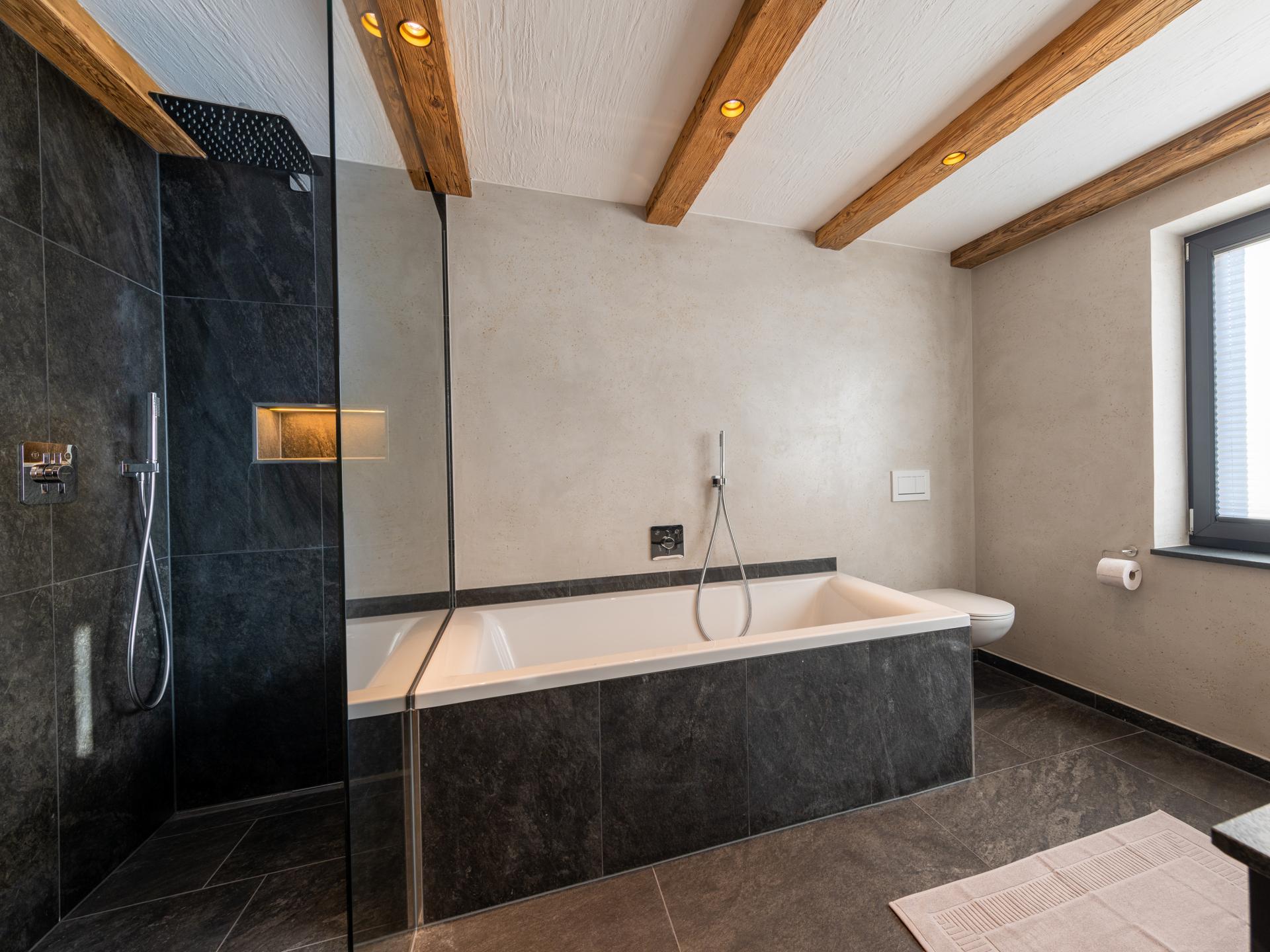 Luxe alpine appartement aan de piste in Kitzbühel met zonneterras - foto 4