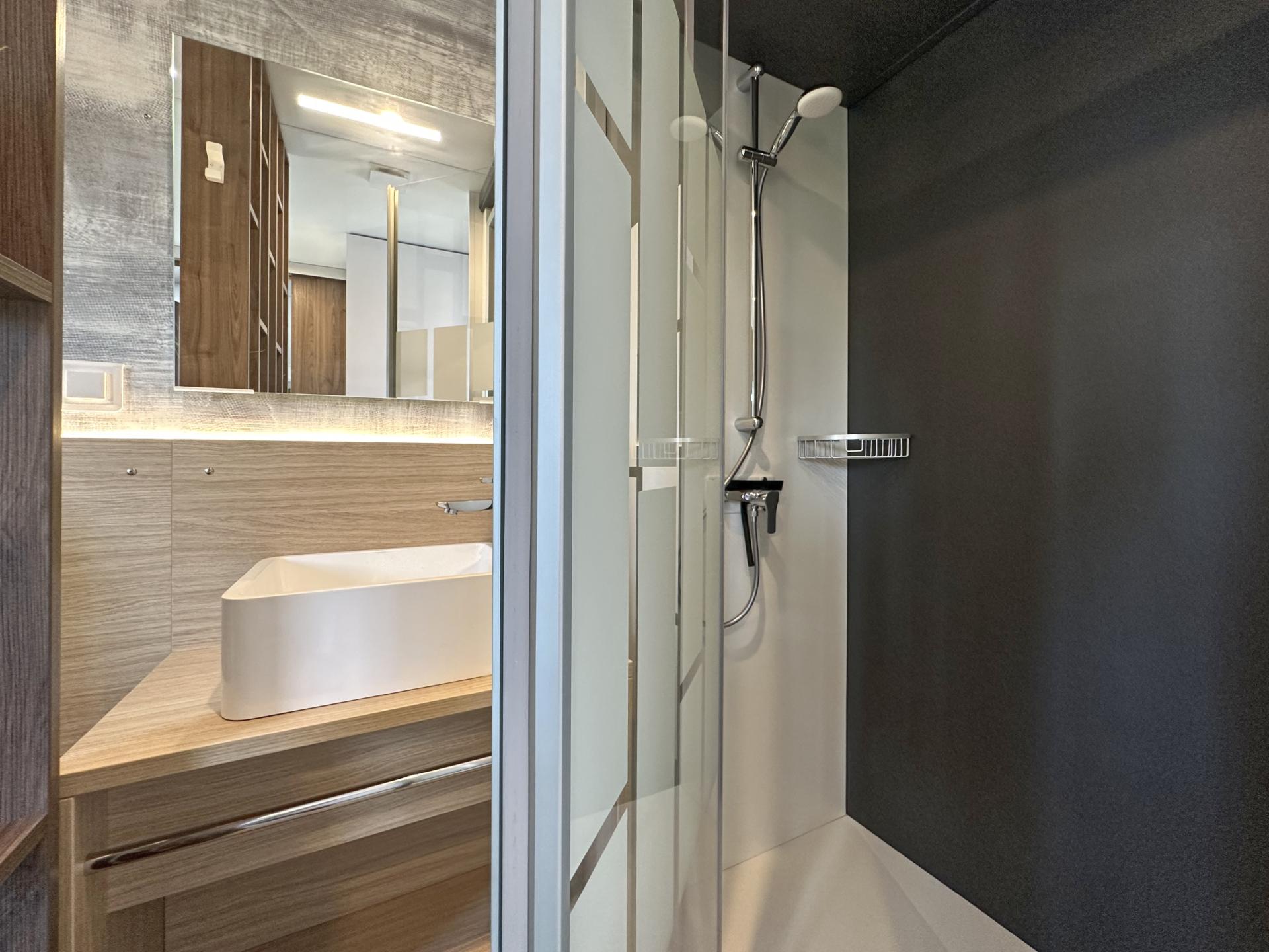 Tiny House aan het Eixendorfermeer – 4 personen, 2 badkamers, vrijstaand - foto 20