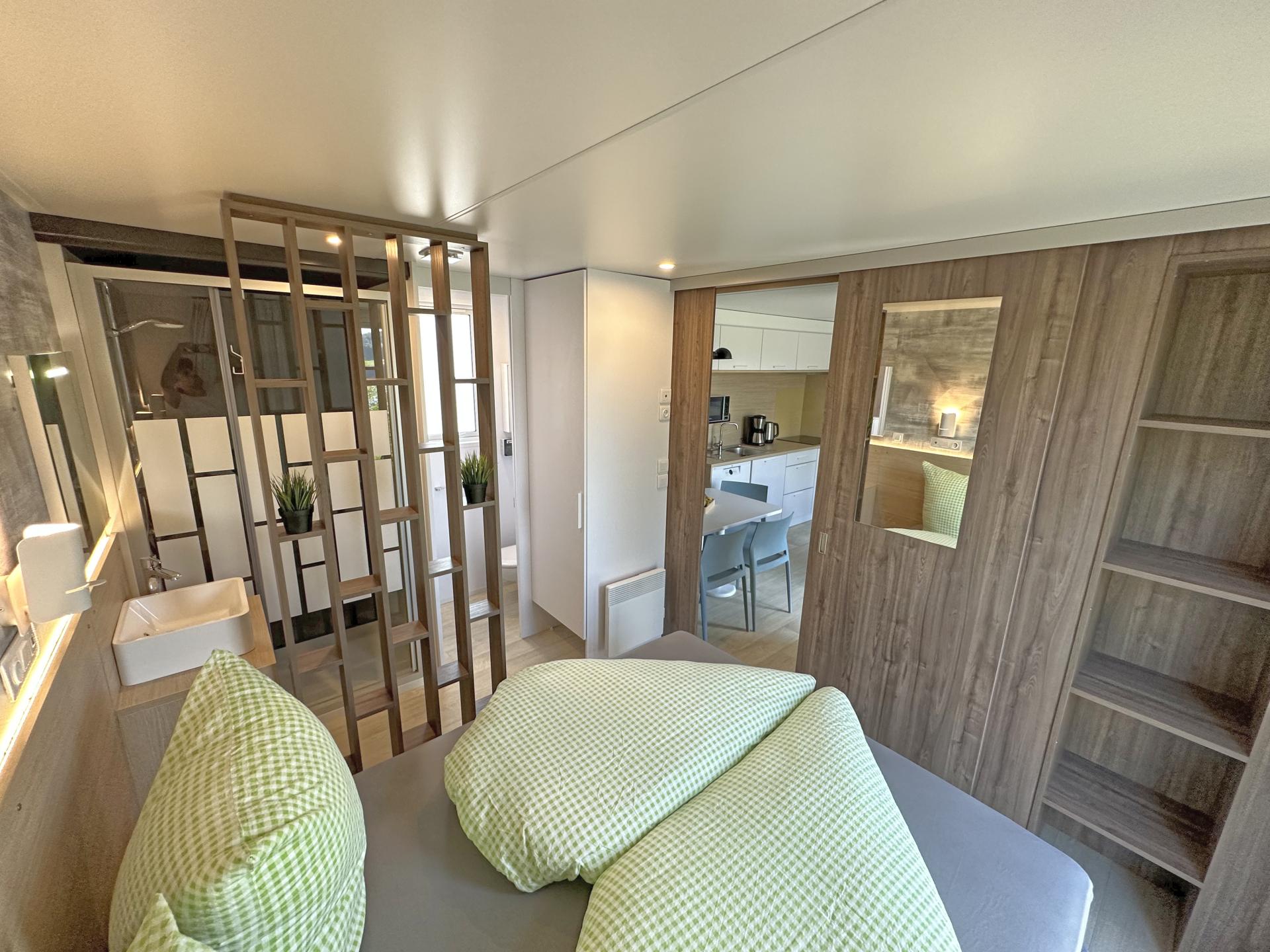 Tiny House aan het Eixendorfermeer – 4 personen, 2 badkamers, vrijstaand - foto 12