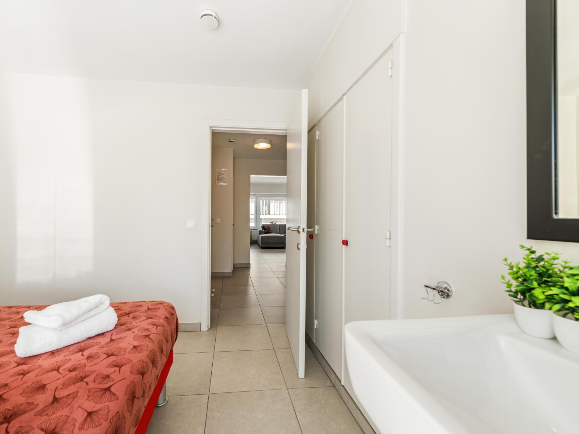 Gerenoveerd Appartement voor 6 Personen, 200m van het Strand in Nieuwpoort-Bad - foto 29