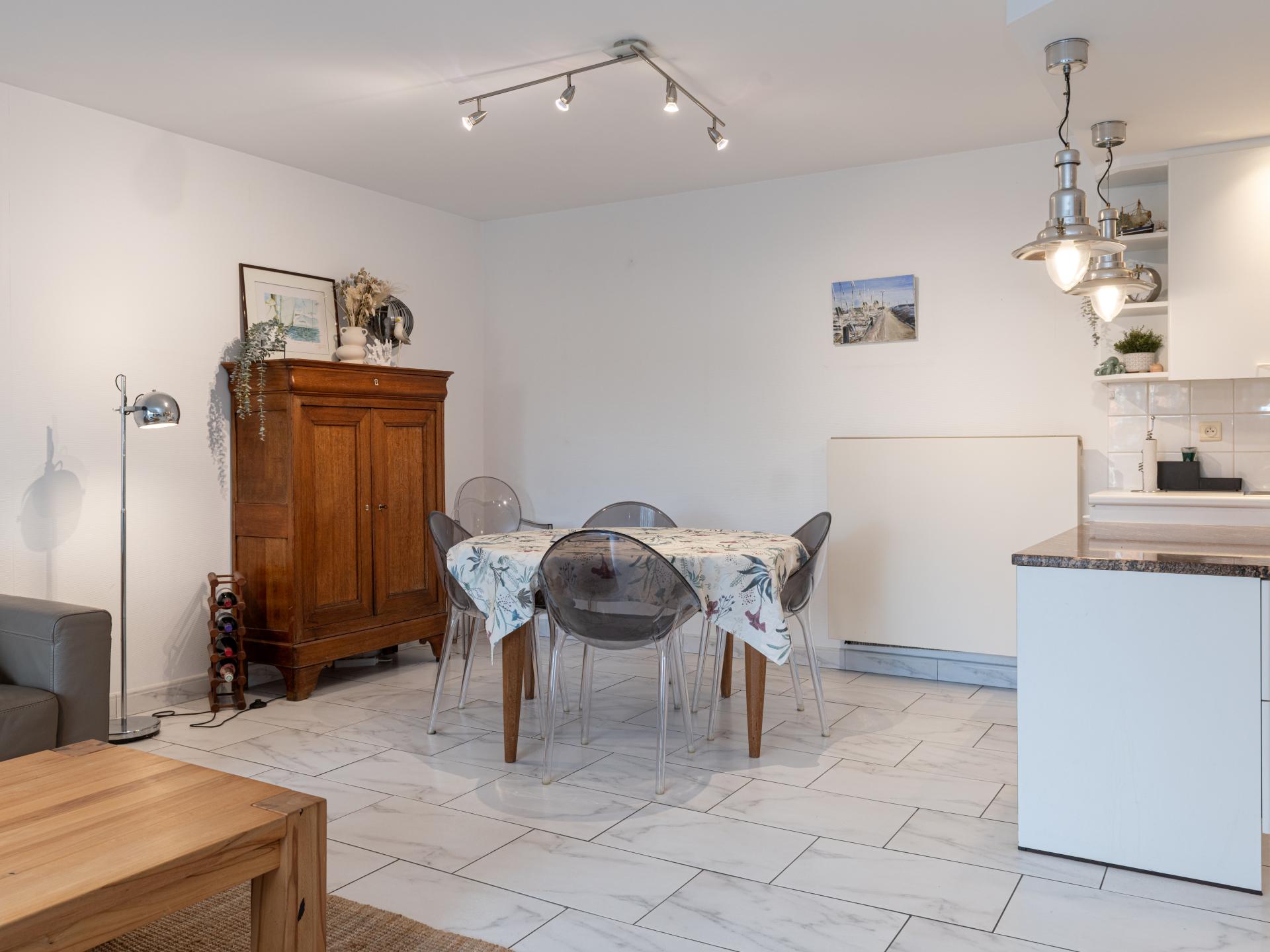 Op 1,2 km van zee: ruim appartement in centrum Nieuwpoort - foto 8
