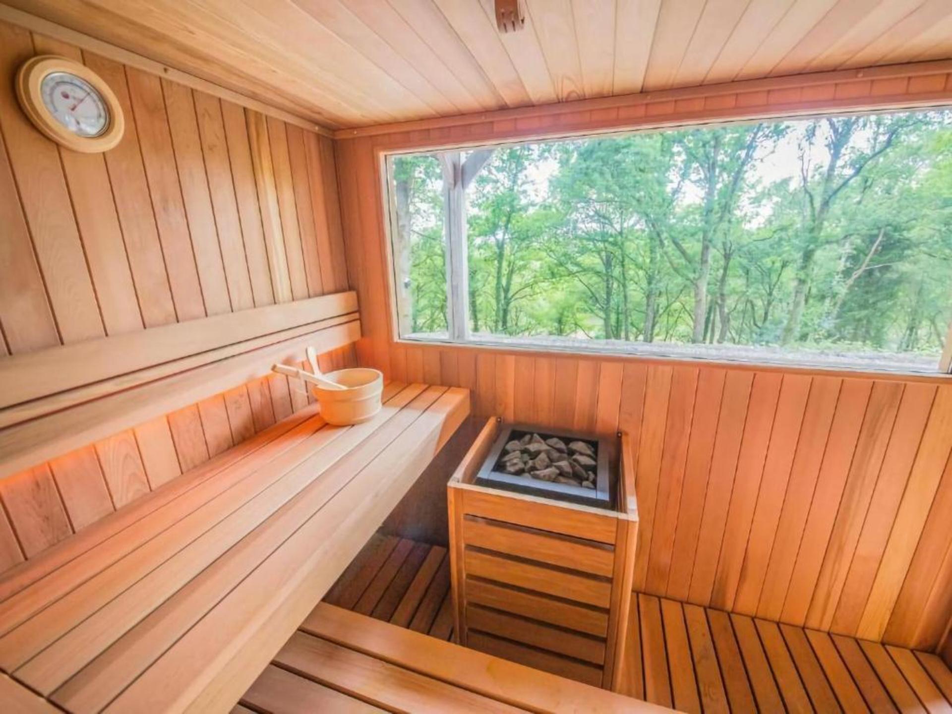 Stijlvolle villa voor 8 met sauna en uitzicht op de golfbaan in Durbuy - foto 2