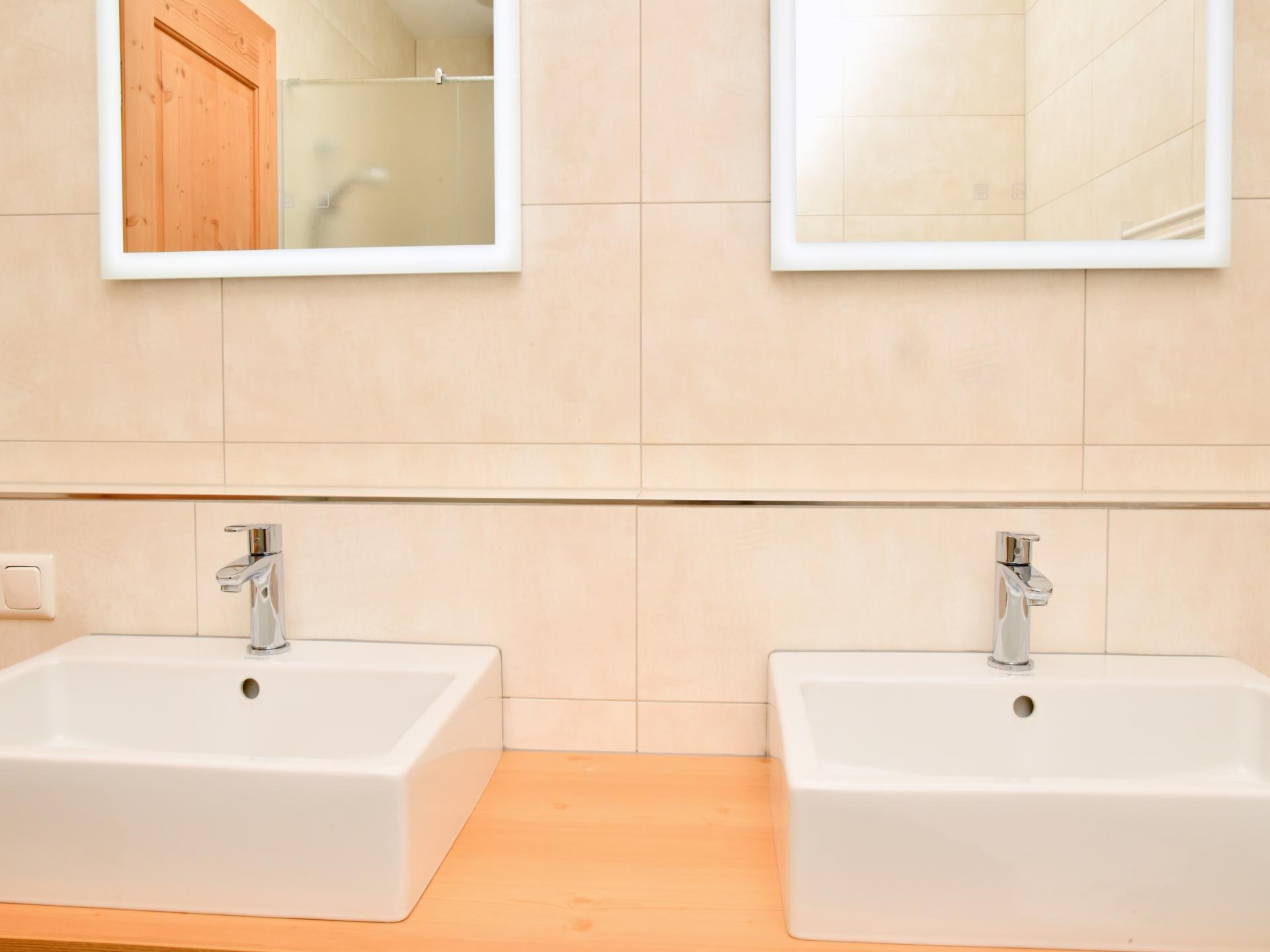 Wellnessappartement Ski-in/Ski-out bij gondel in Brixen im Thale - foto 12