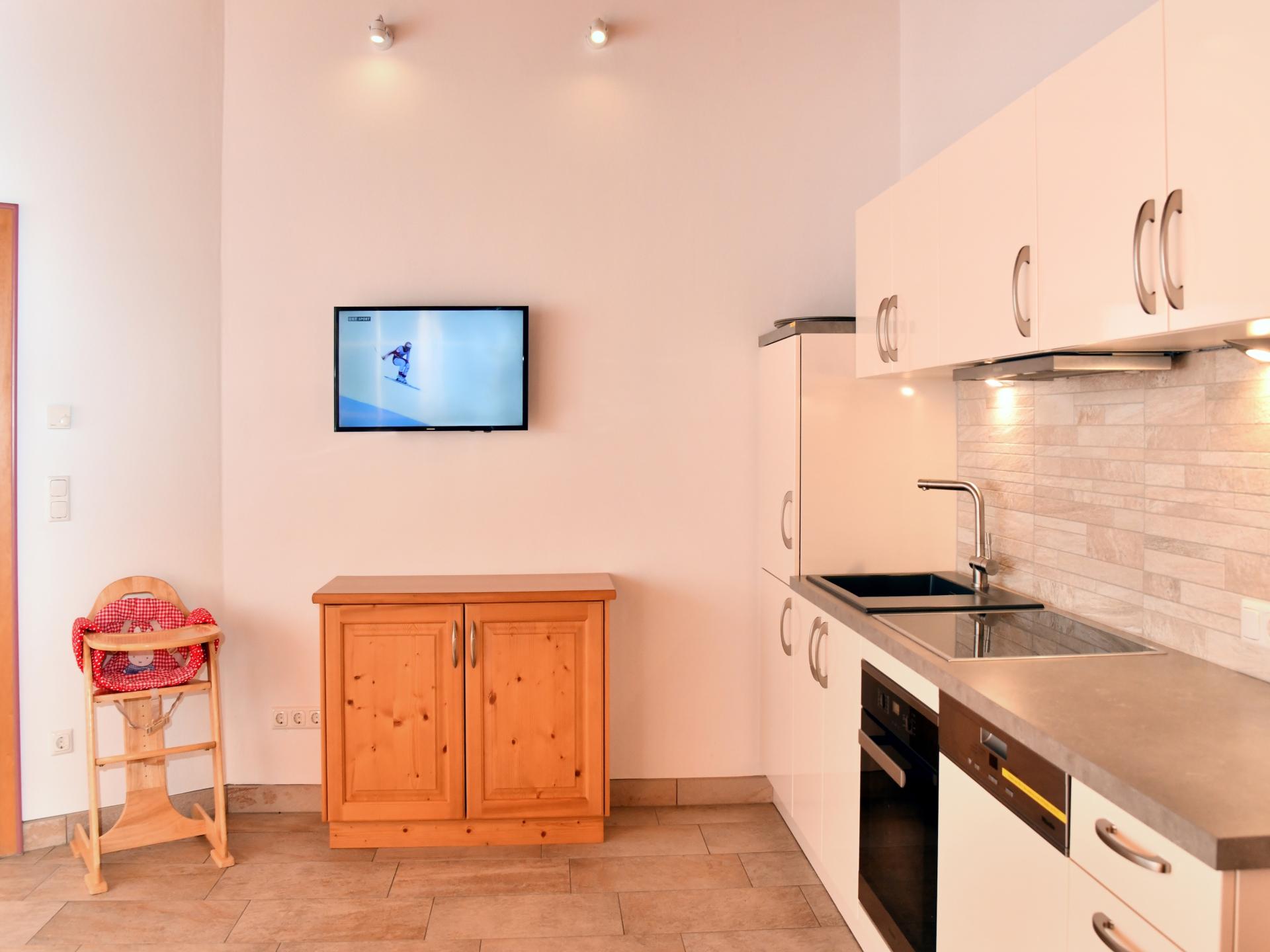 Ruim wellnessappartement voor 12 personen direct aan de gondel in Brixen im Thale - foto 1