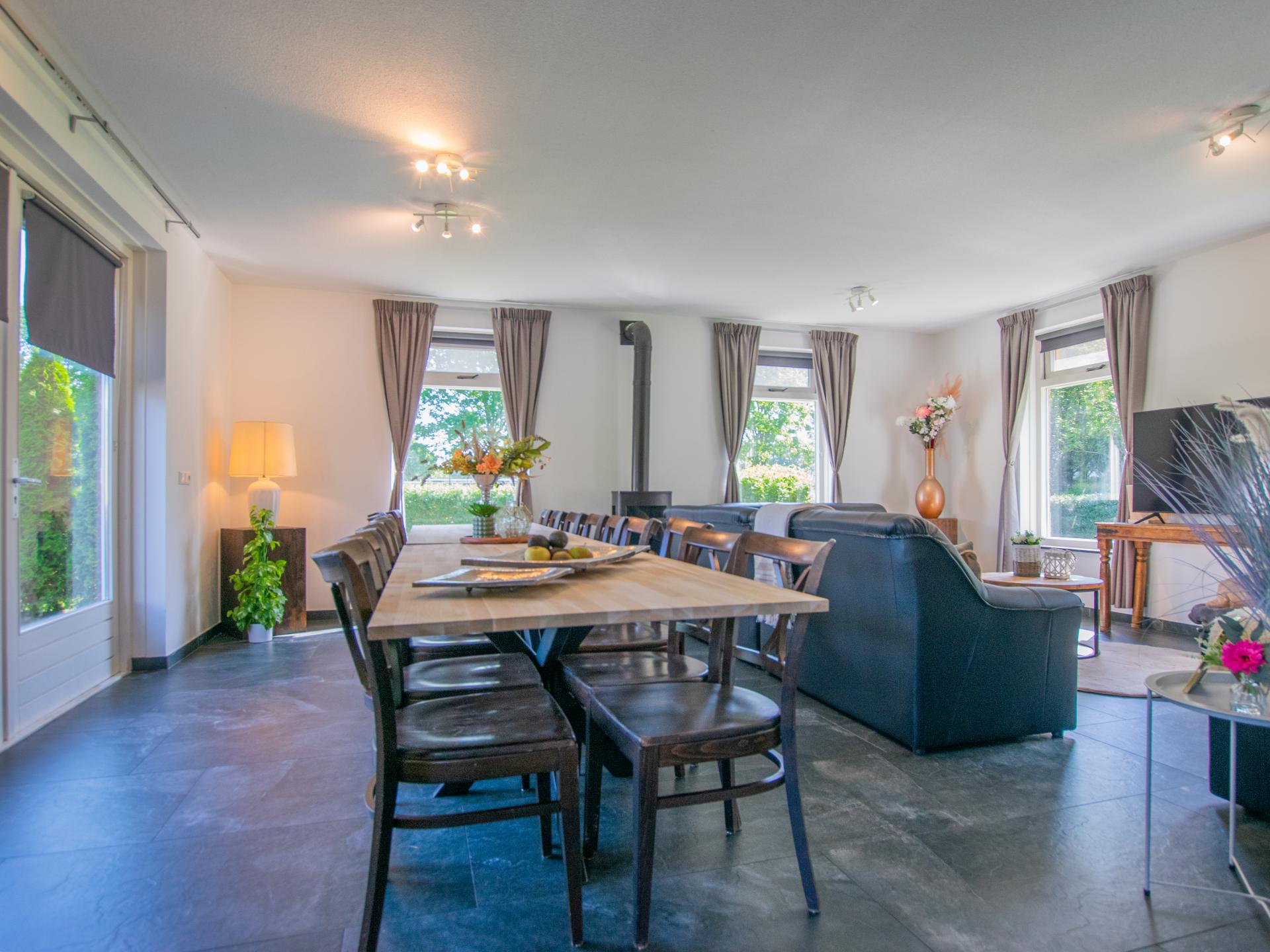 Vrijstaand familiehuis met spabad en grote tuin voor 18 personen in Haps - foto 10